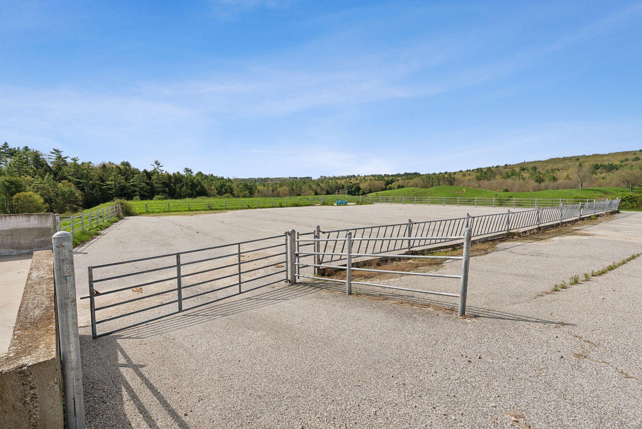 main property photo 35