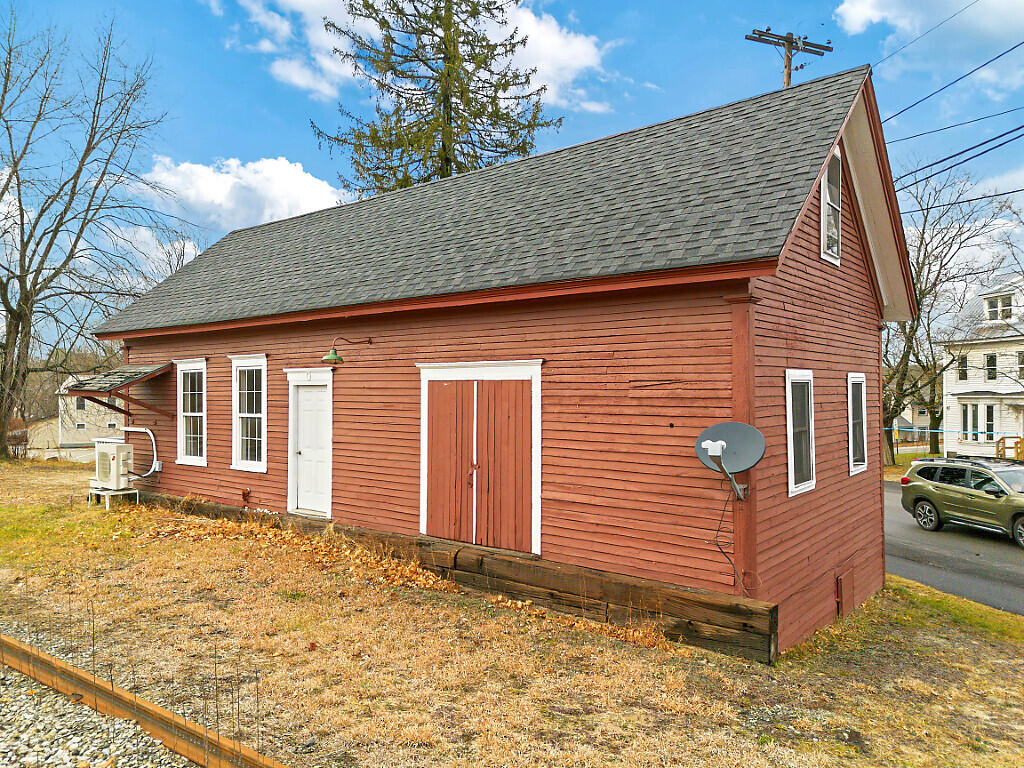 main property photo 31