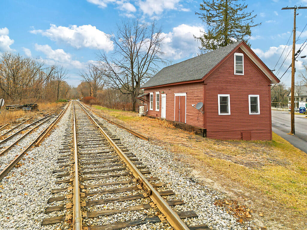 main property photo 33