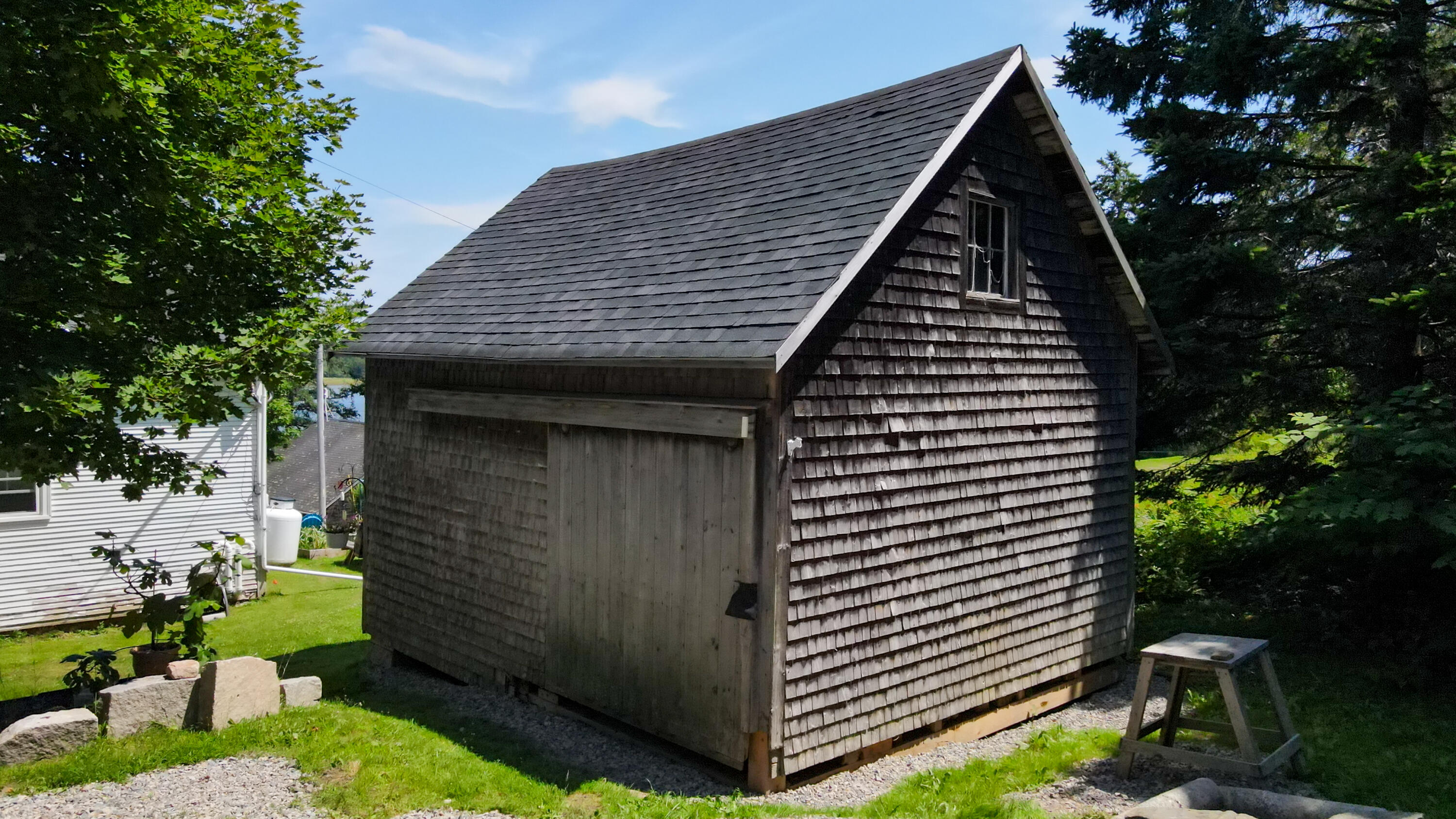 main property photo 32