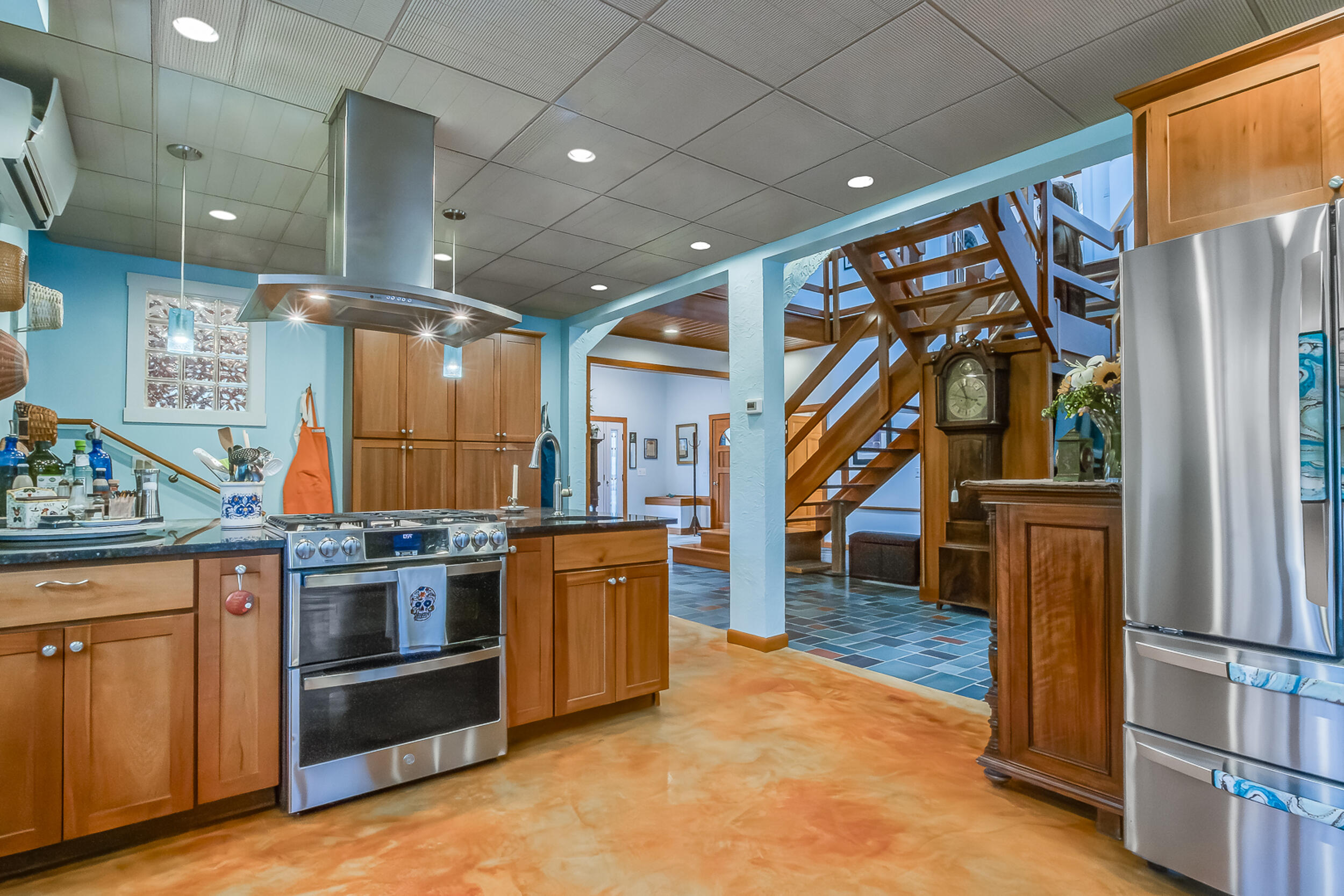 main property photo 9