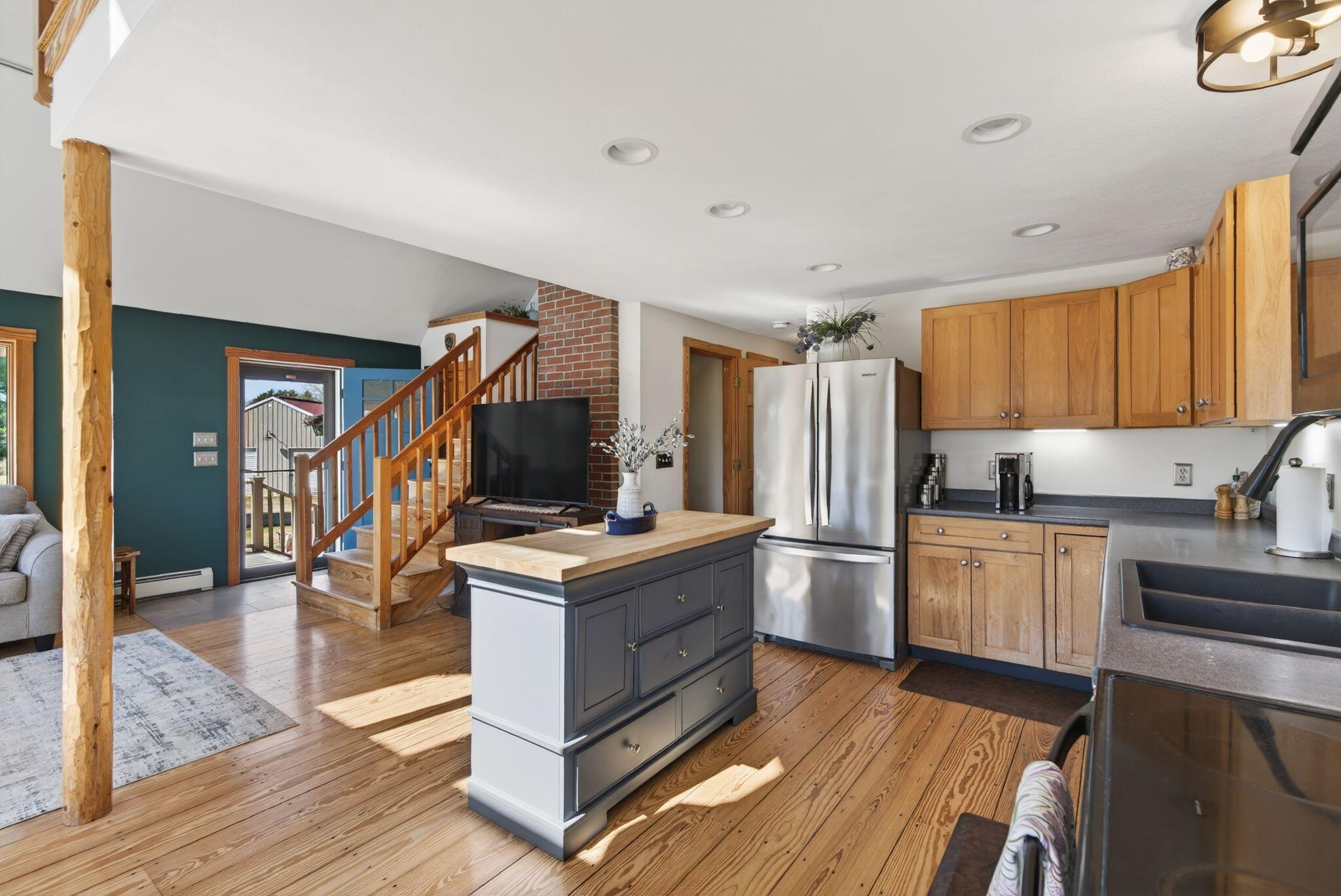 main property photo 17