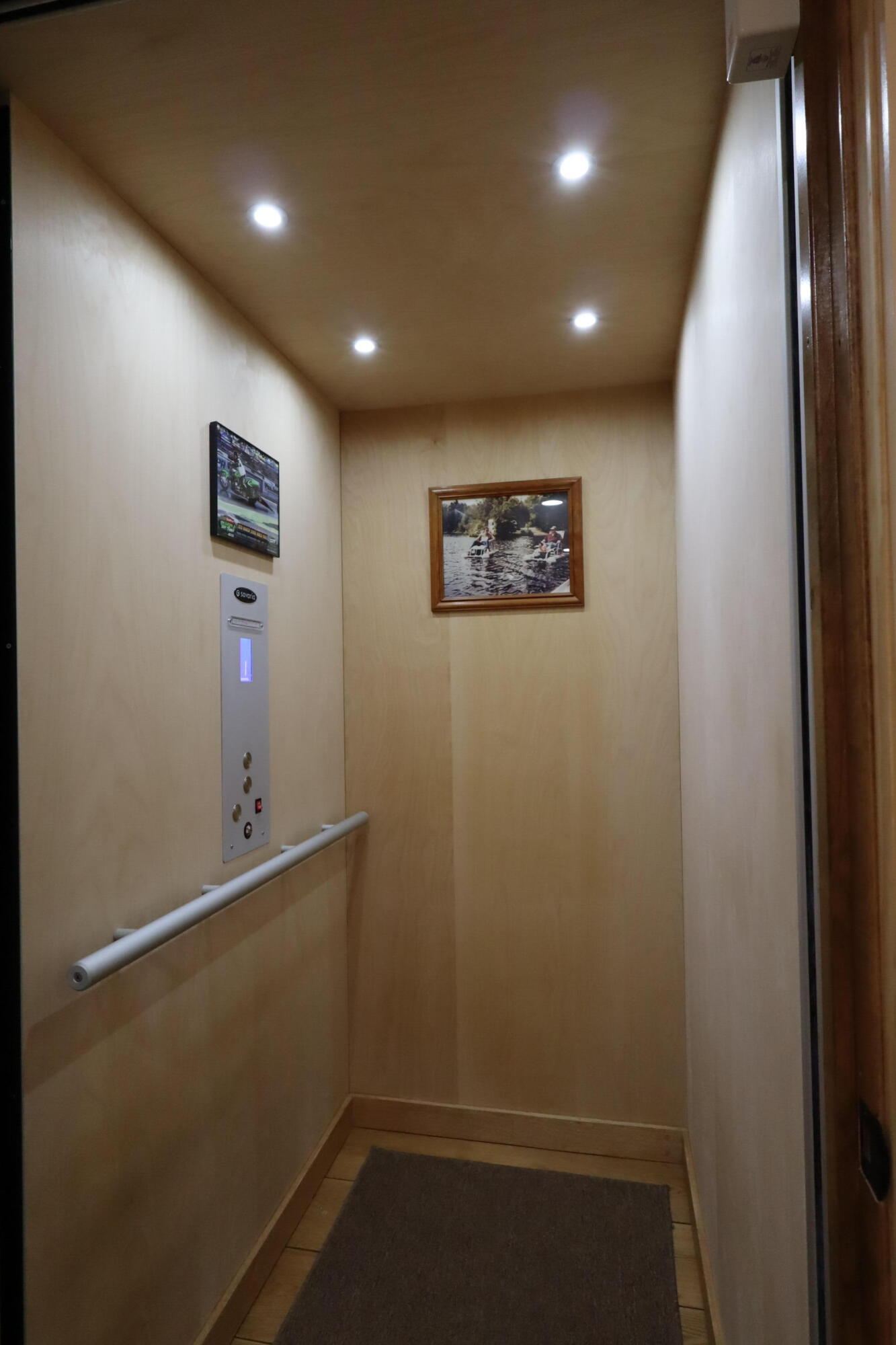 main property photo 30