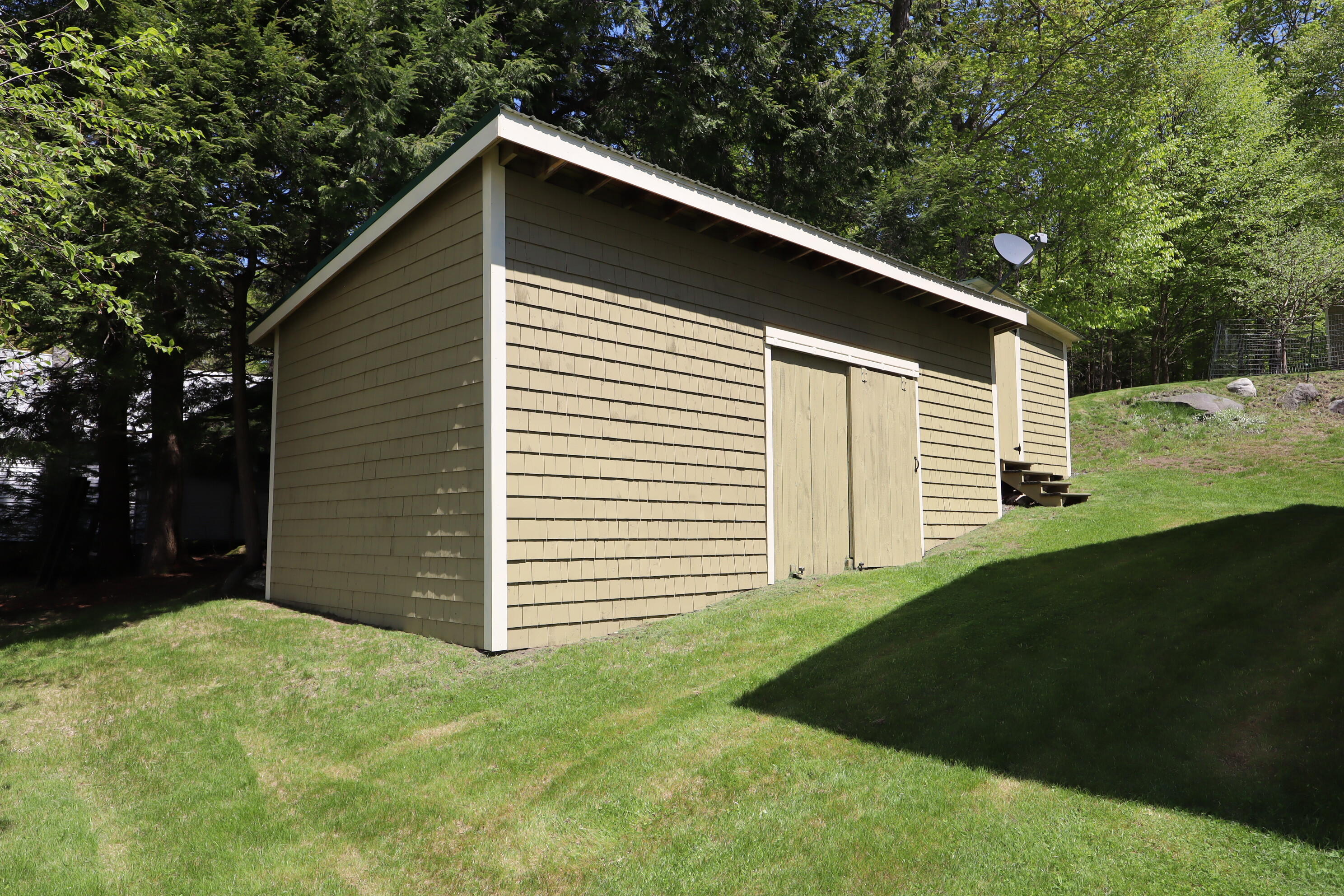 main property photo 39