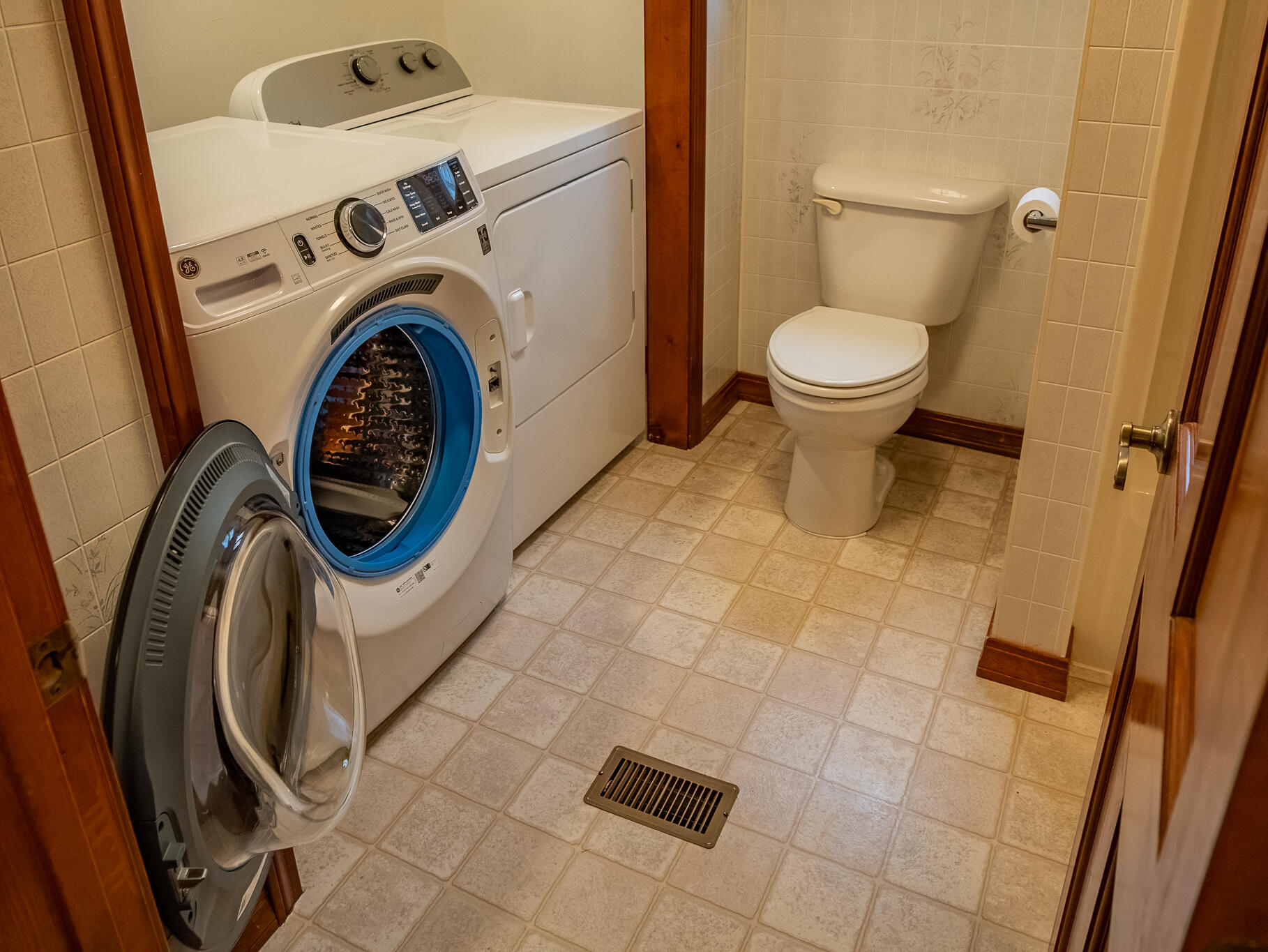 main property photo 14