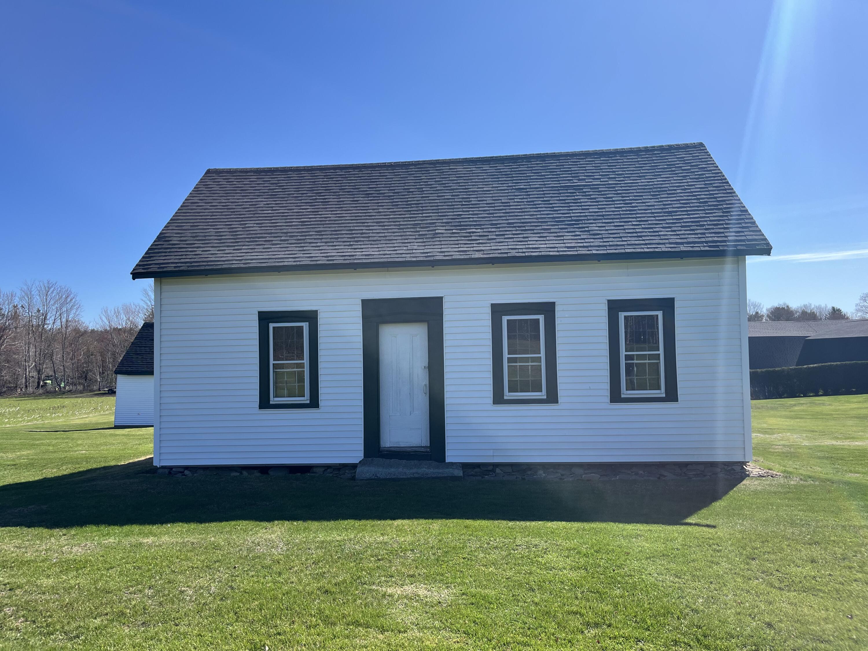 main property photo 9