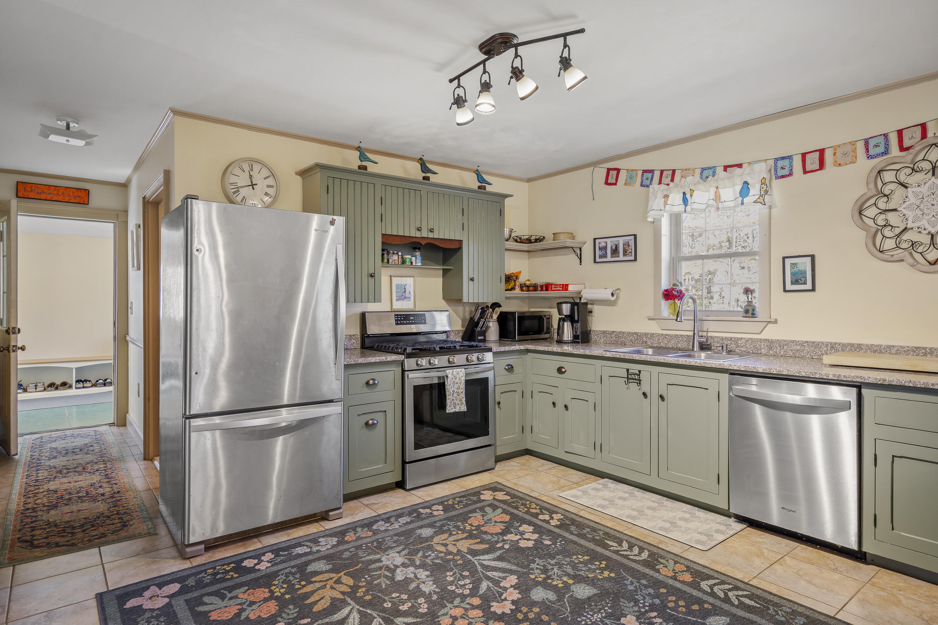 main property photo 19