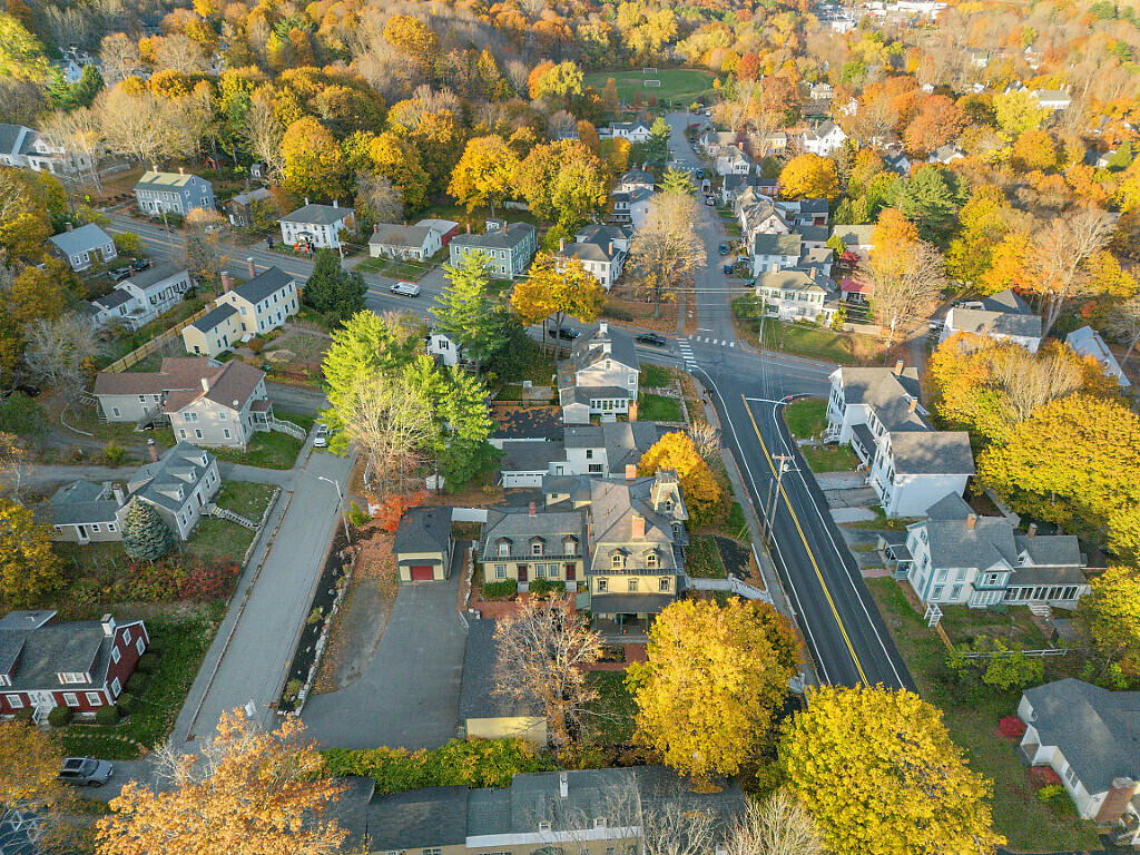 main property photo 47