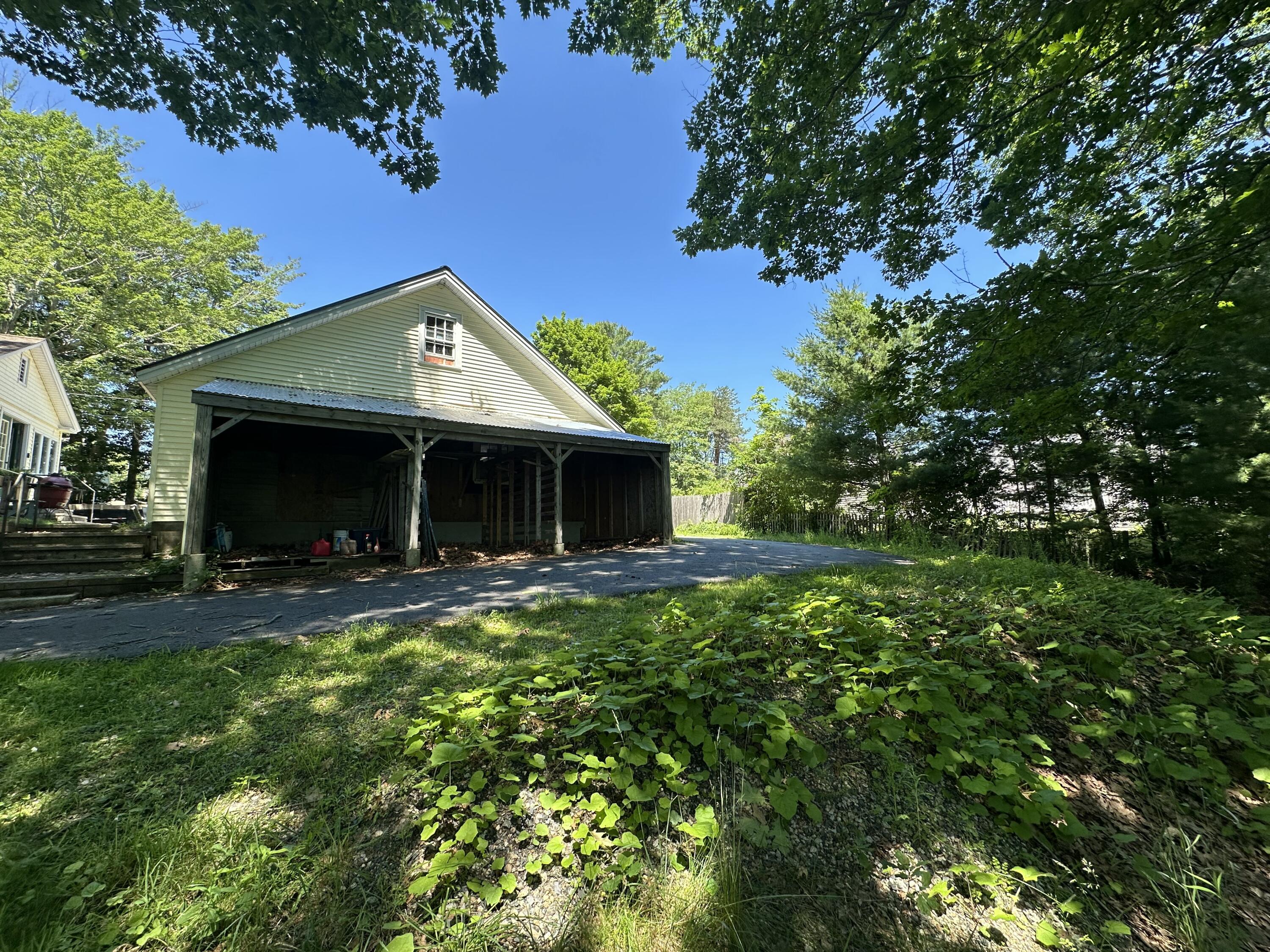 main property photo 9