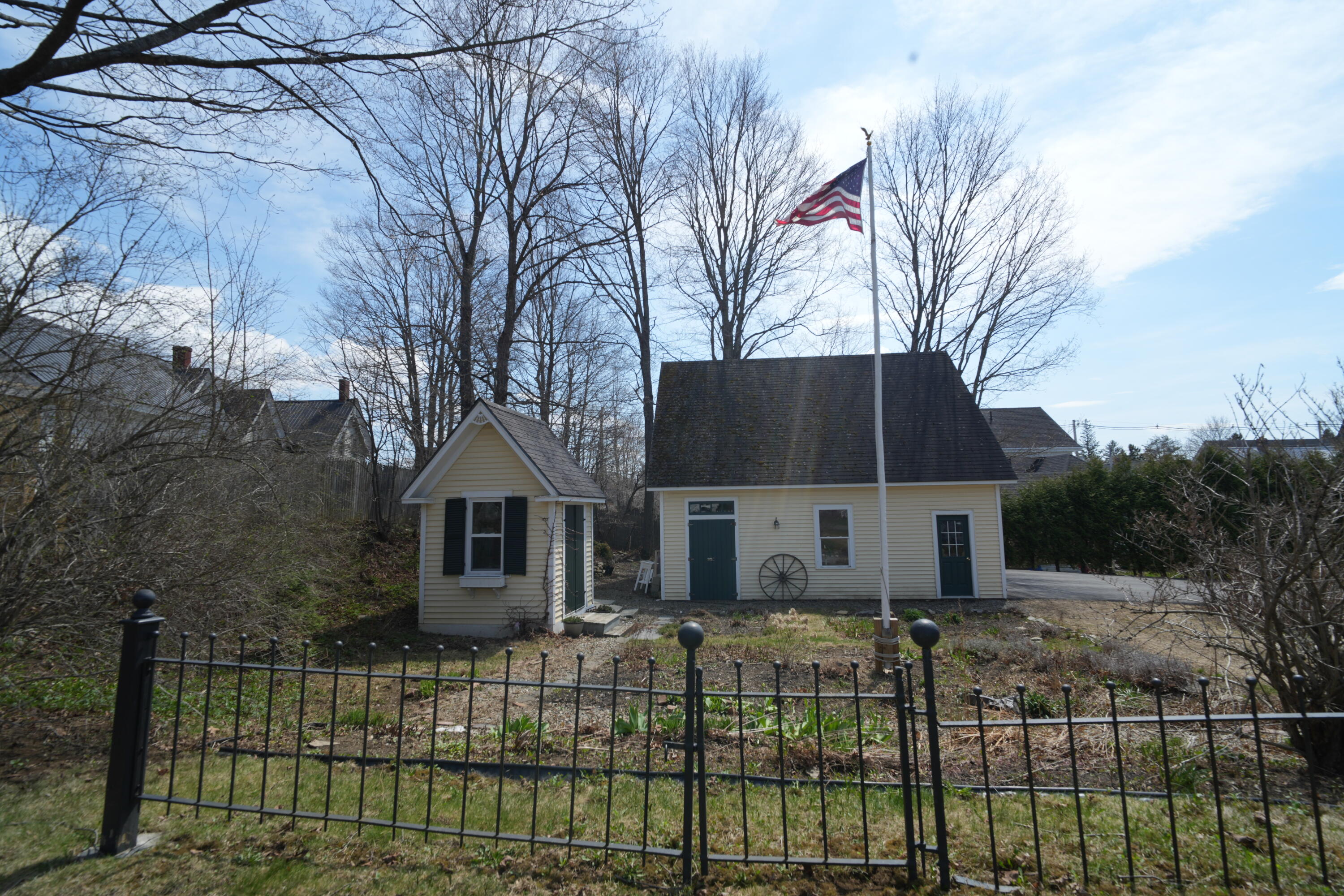 main property photo 17