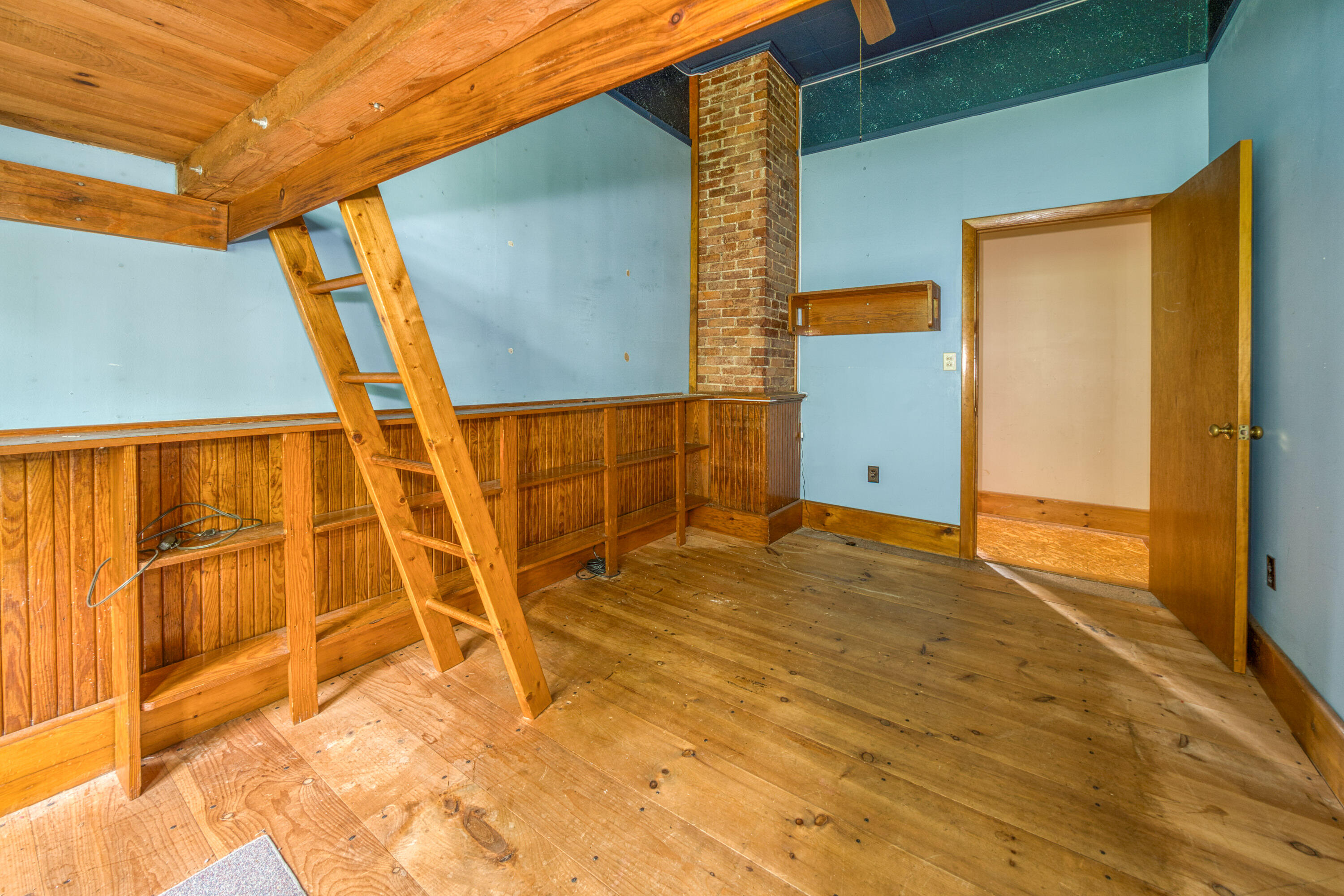 main property photo 40