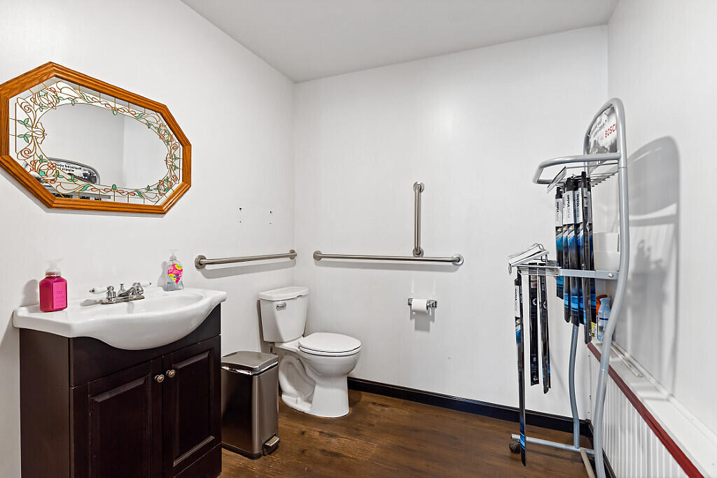 main property photo 27