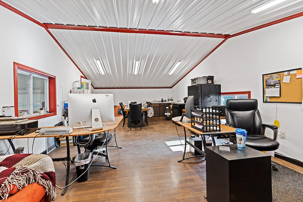 main property photo 50