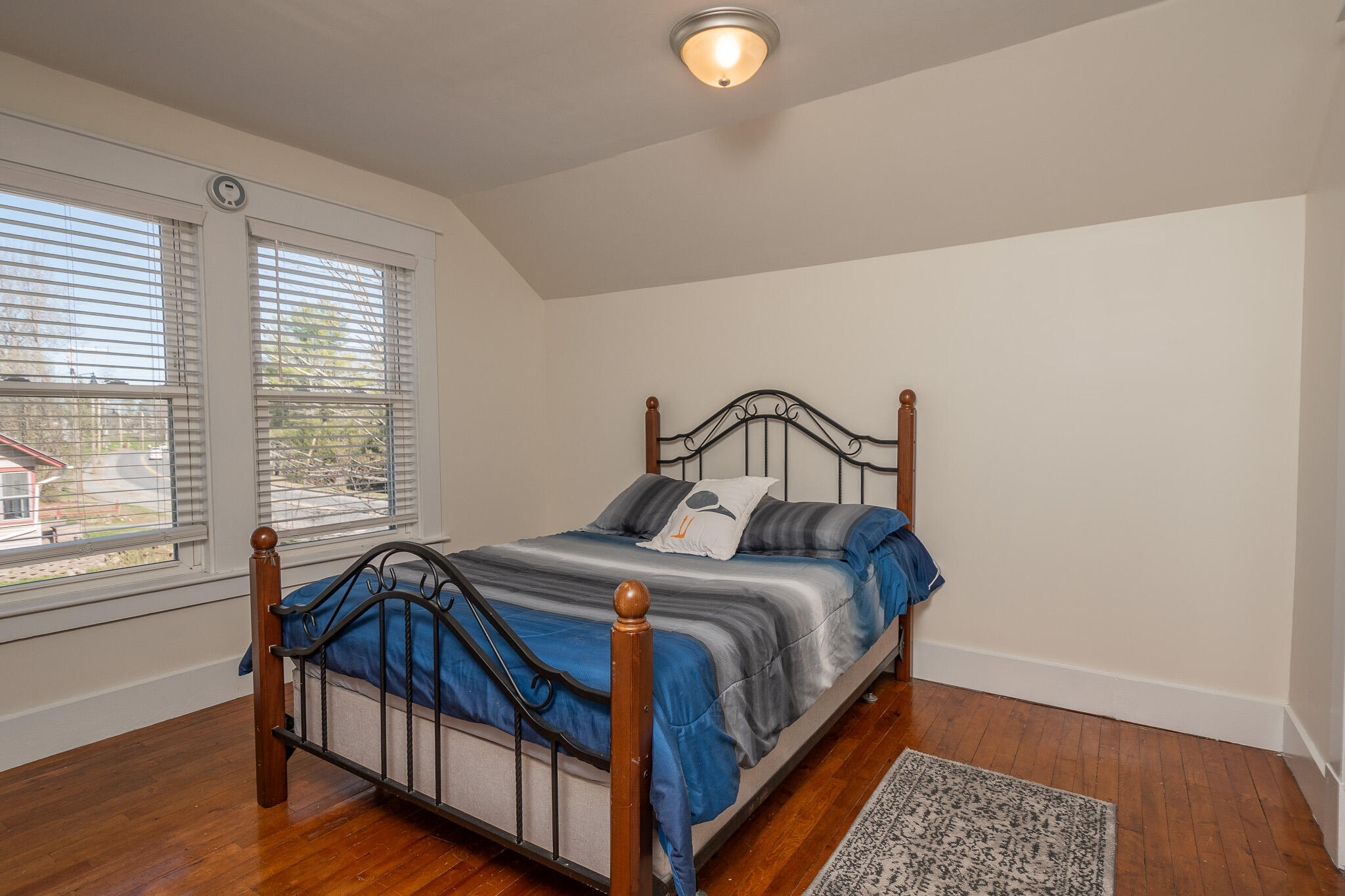 main property photo 50