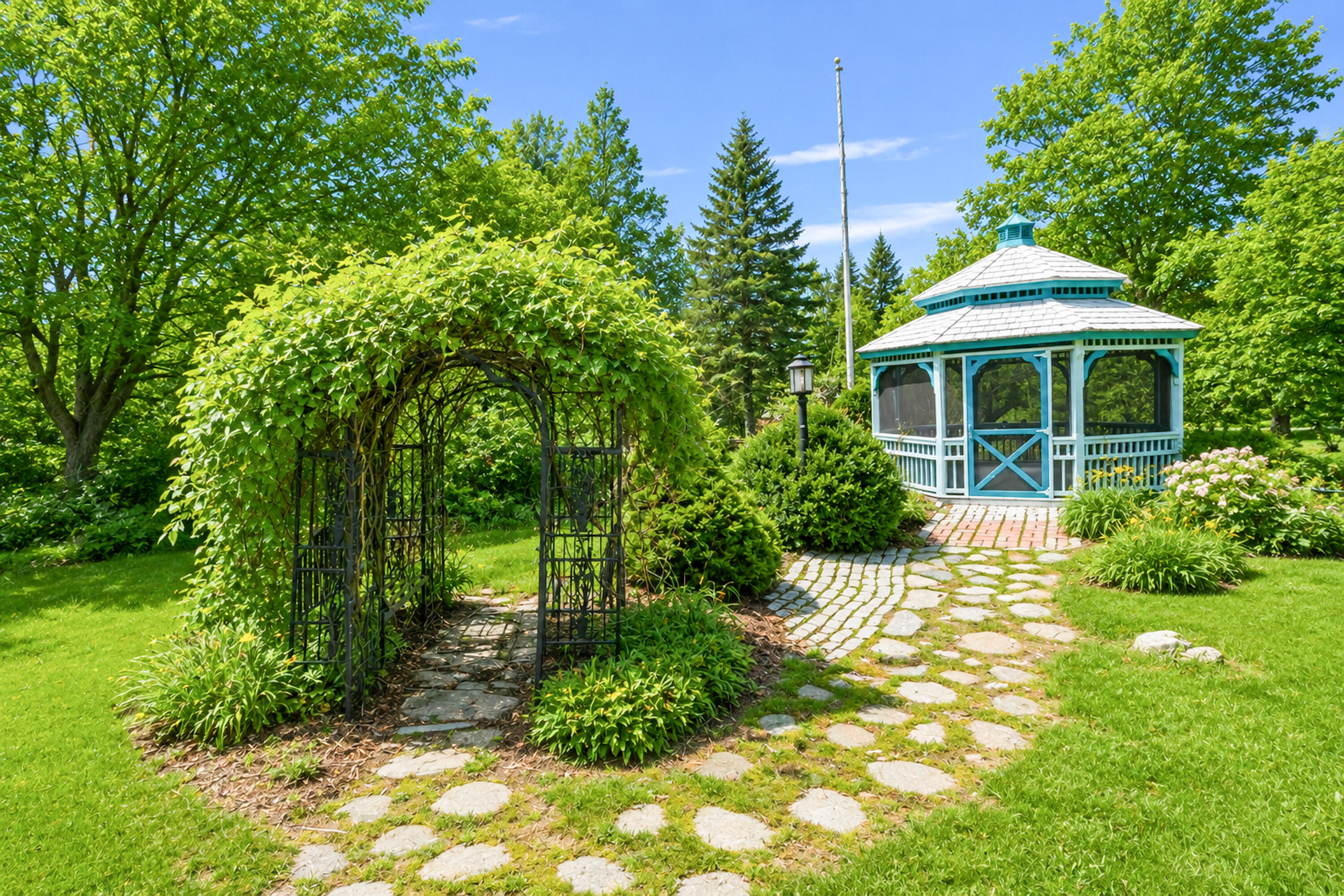 main property photo 6