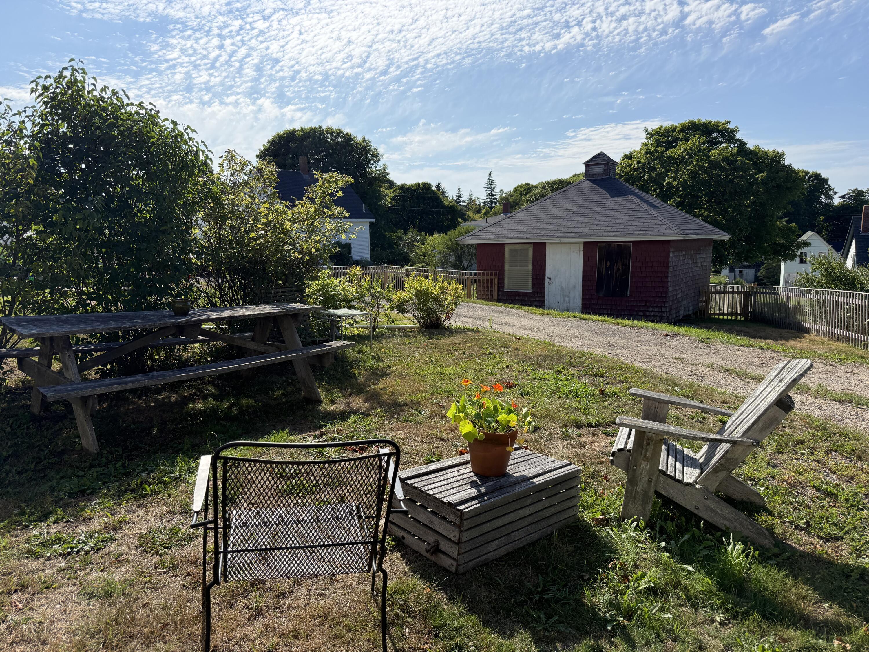 main property photo 40