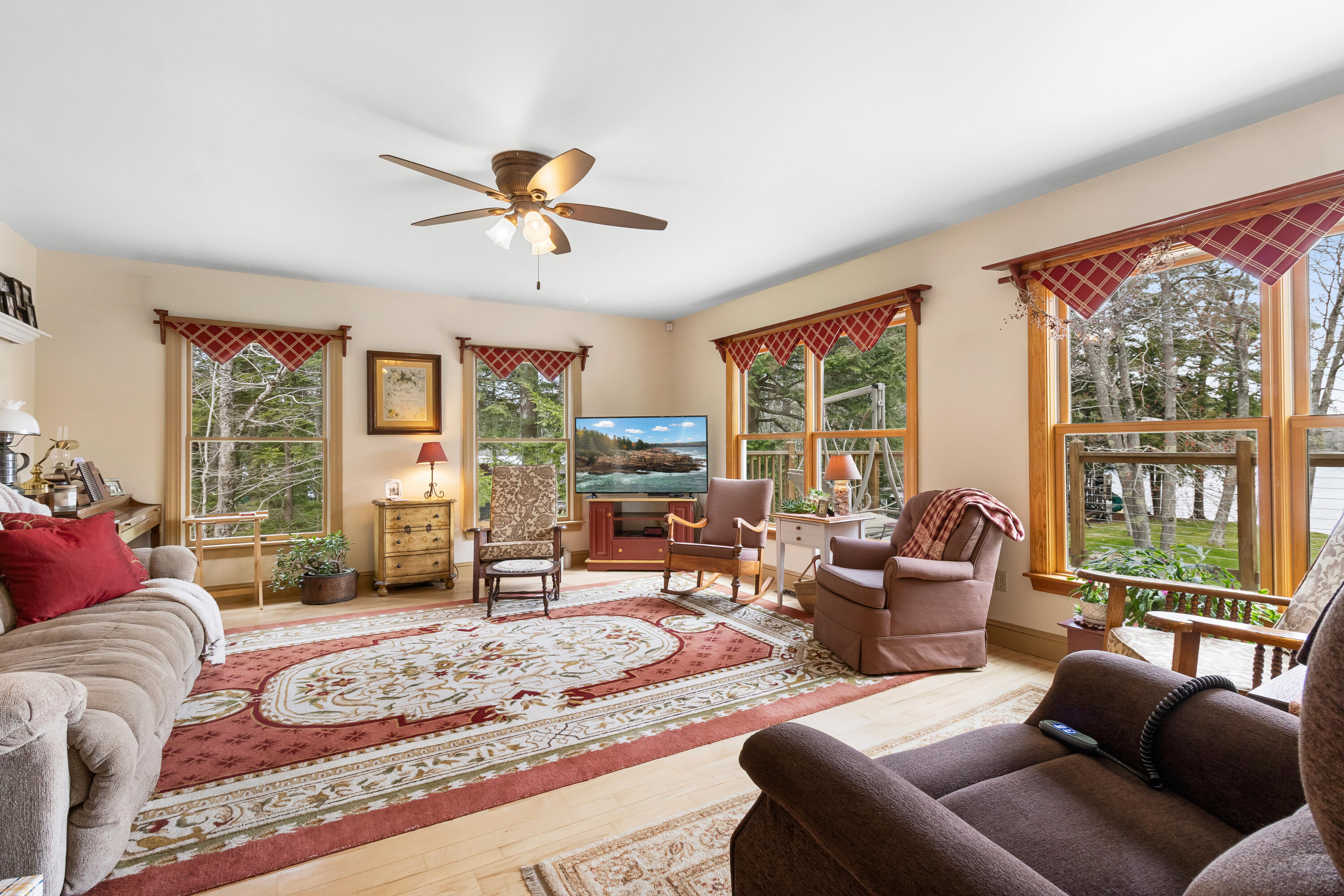 main property photo 14