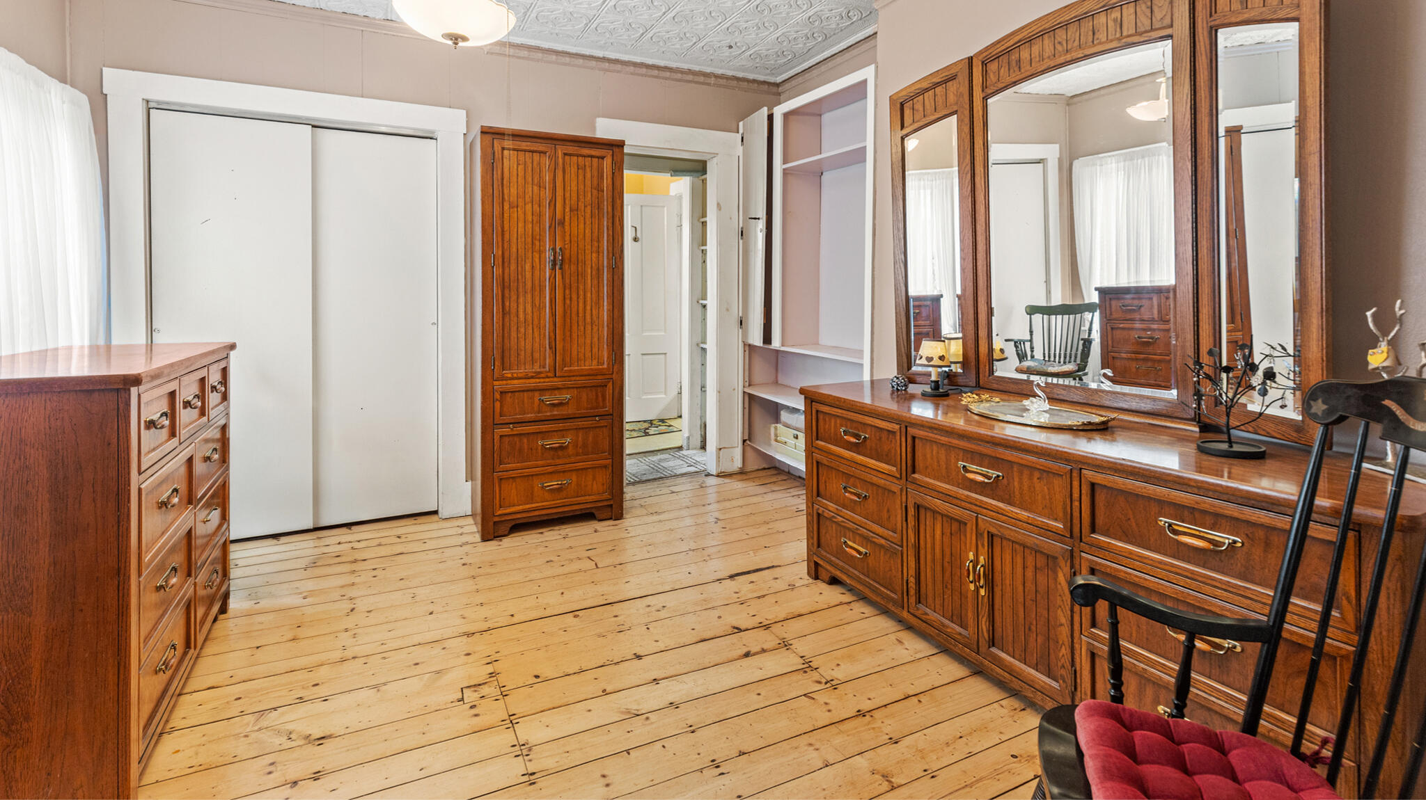 main property photo 13