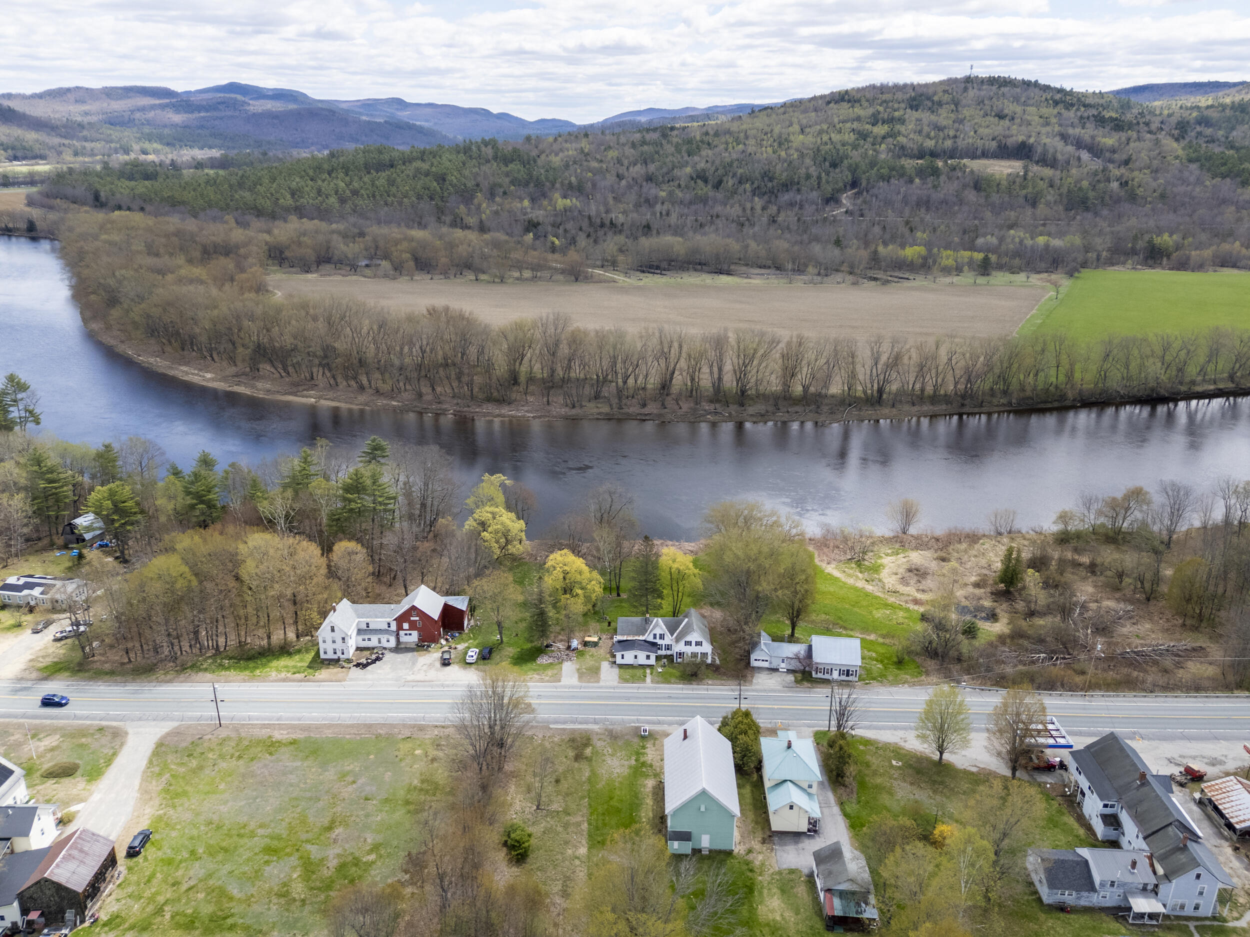 main property photo 40