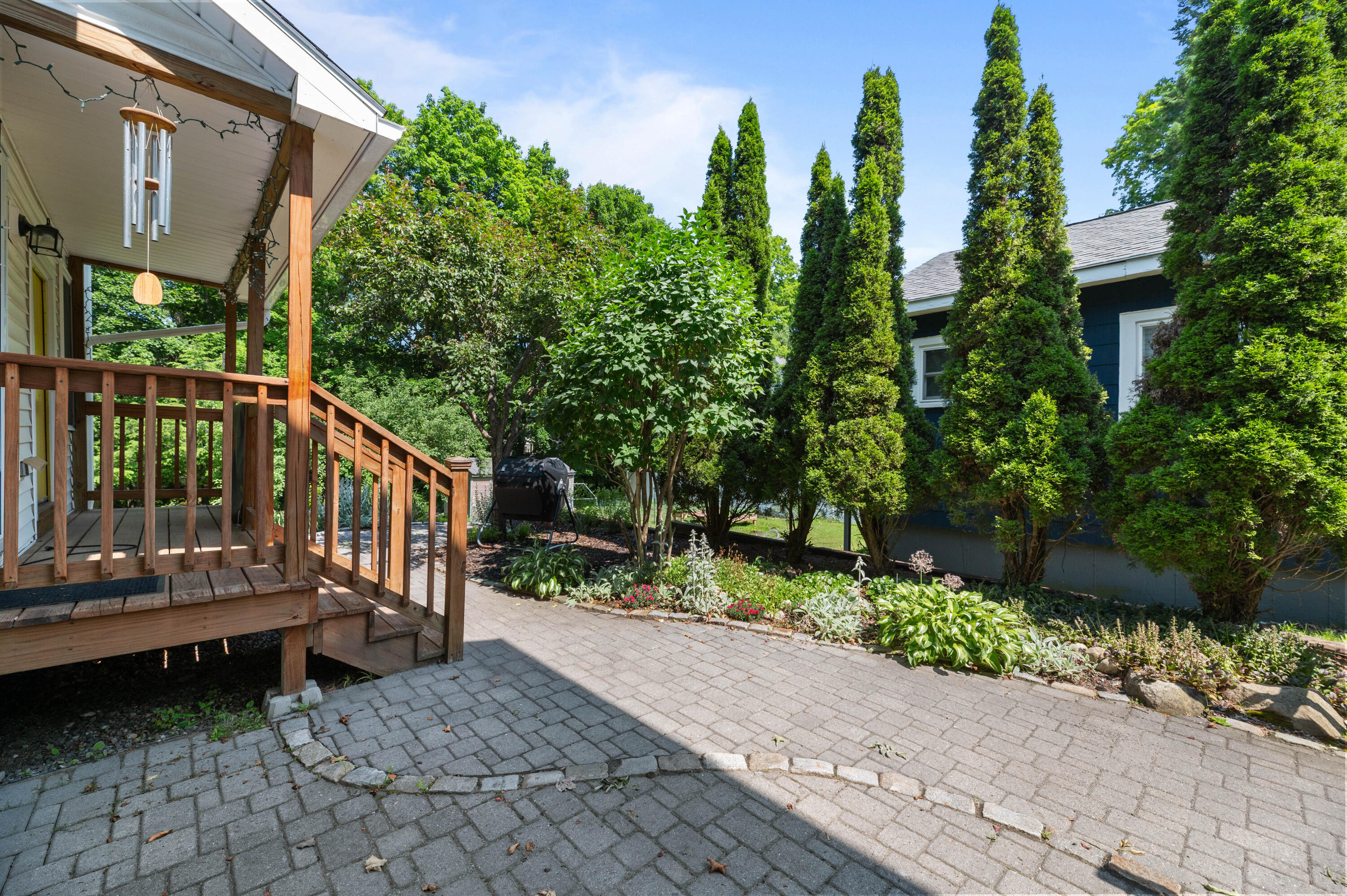 main property photo 33