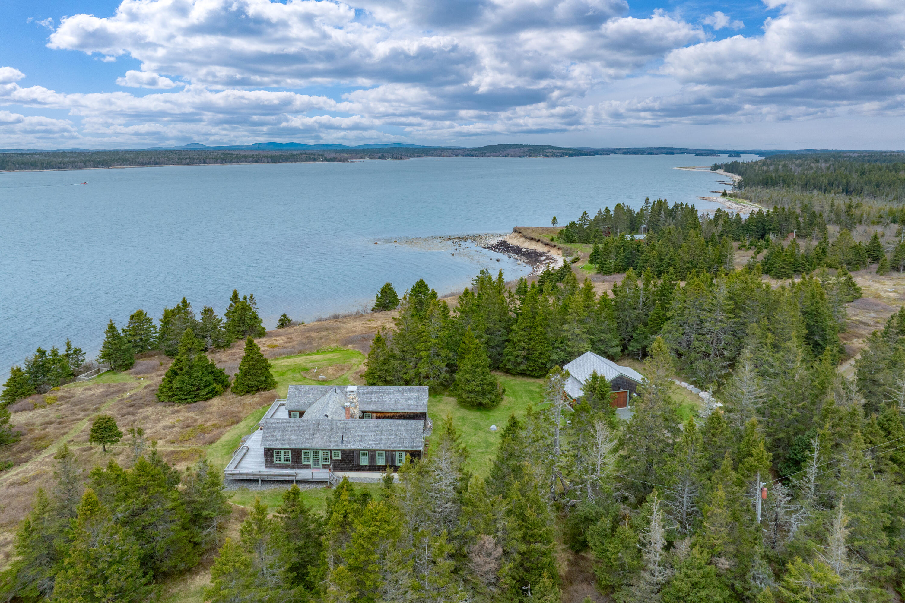 main property photo 94