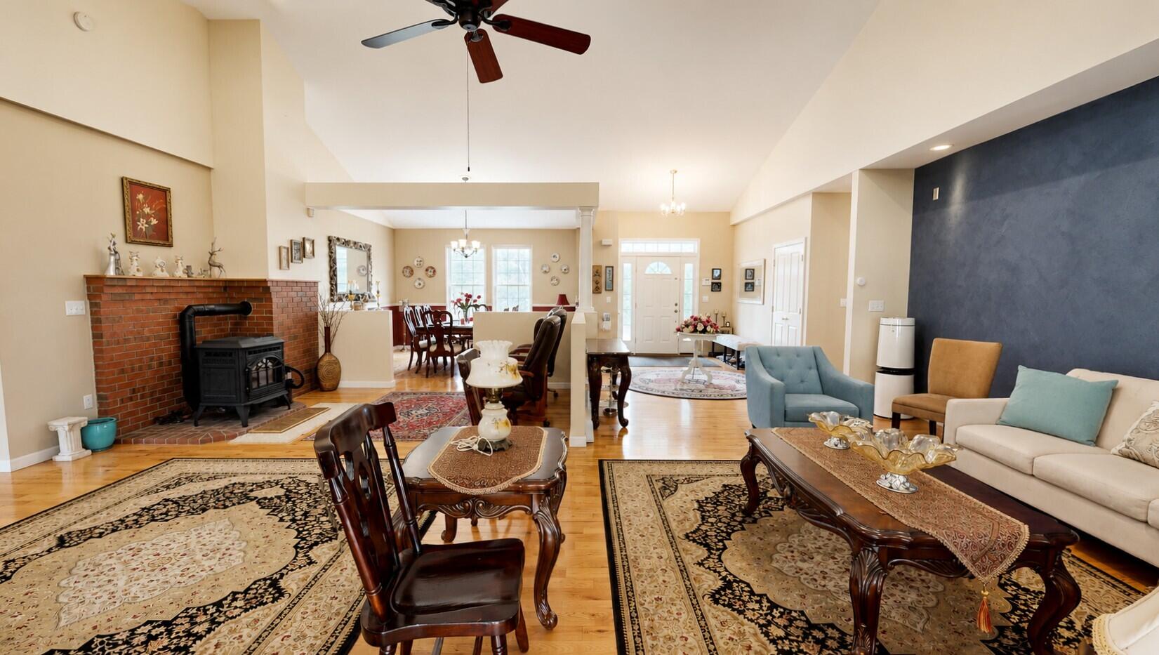 main property photo 18