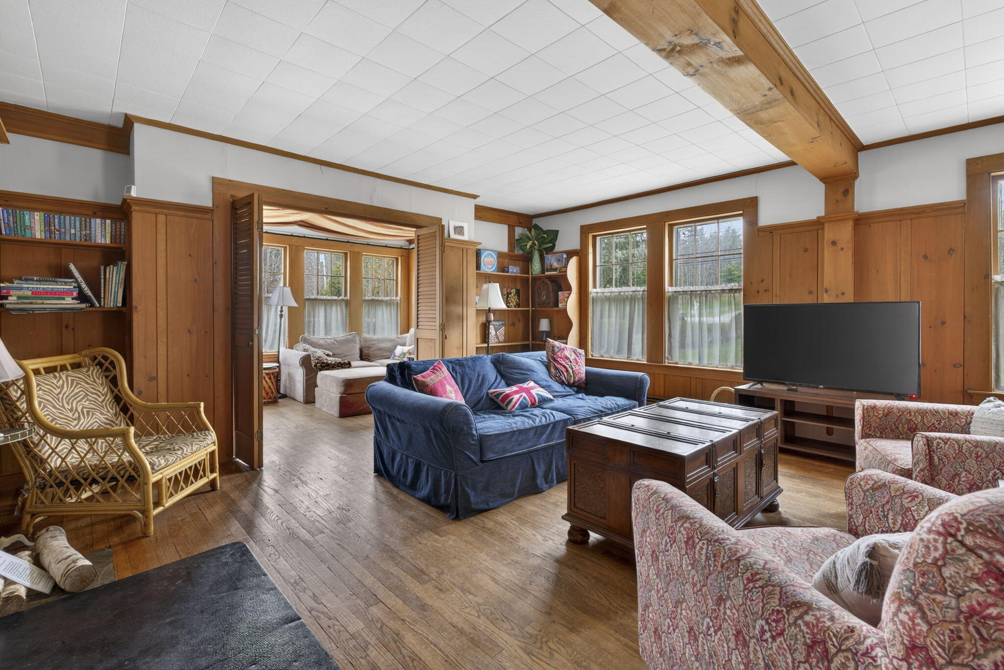 main property photo 28
