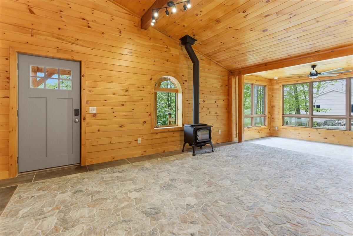 main property photo 74