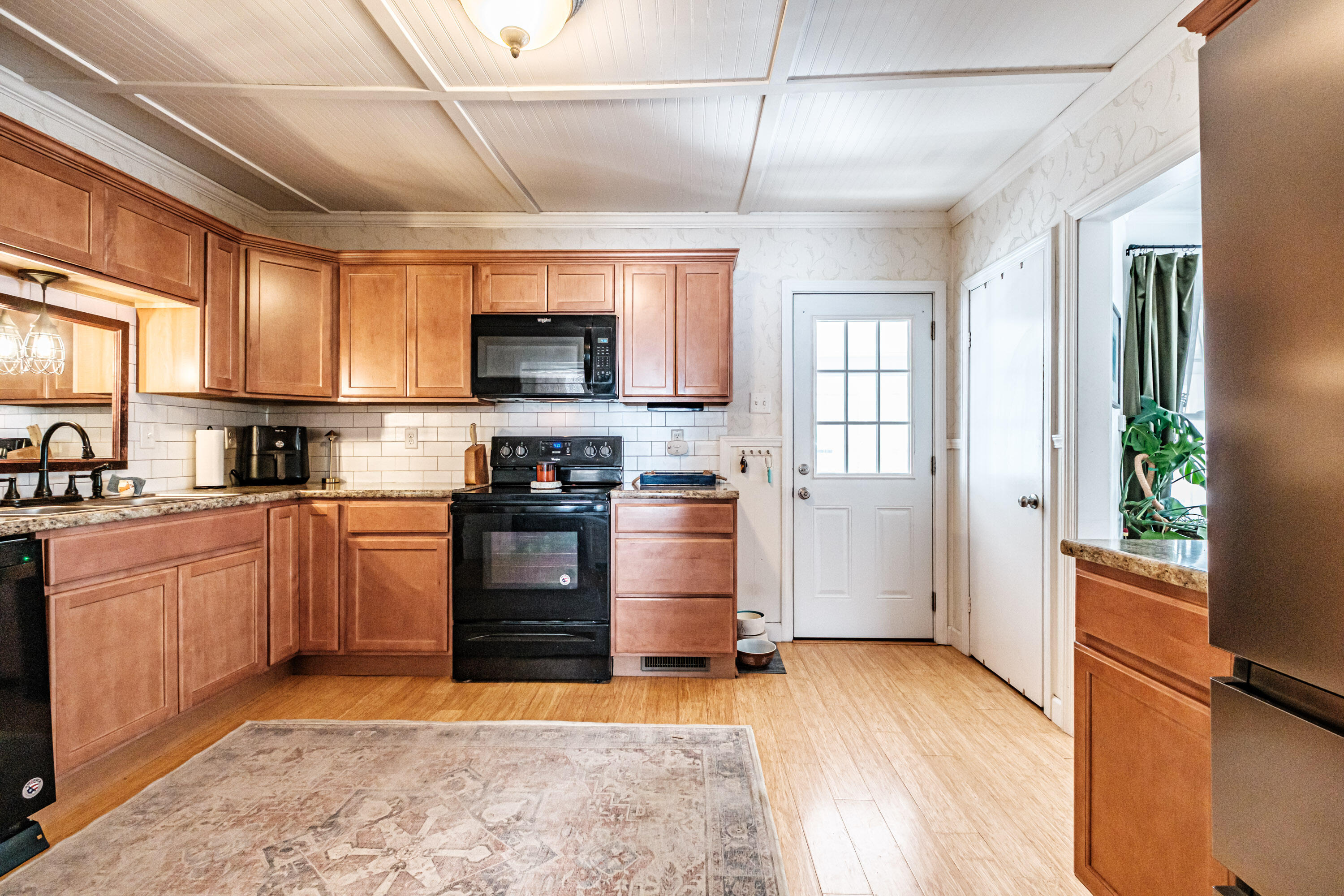 main property photo 13