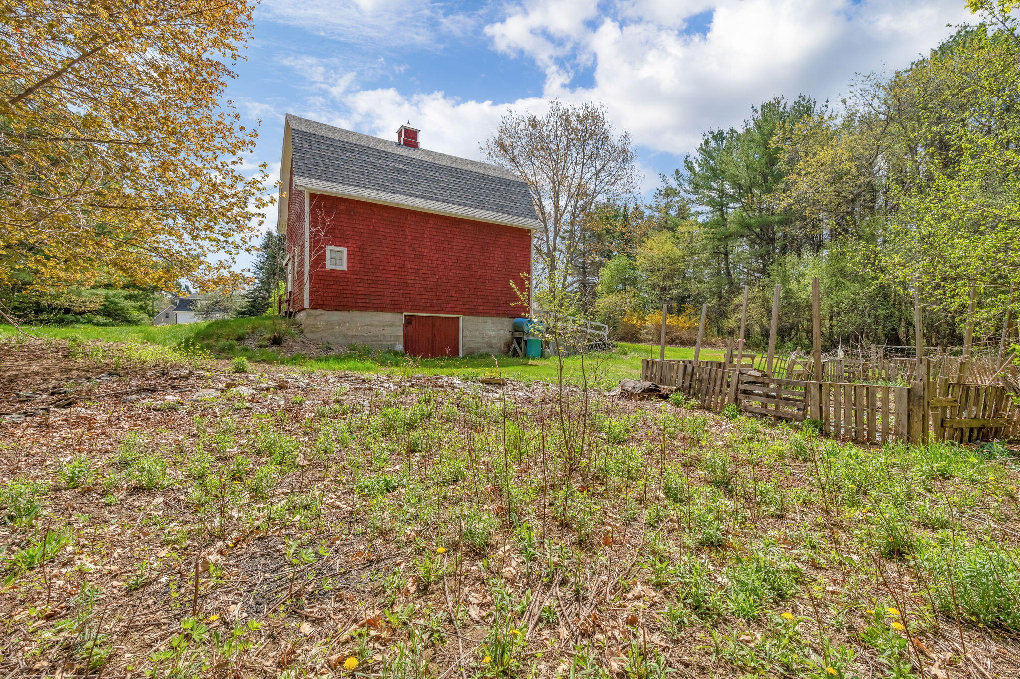 main property photo 50