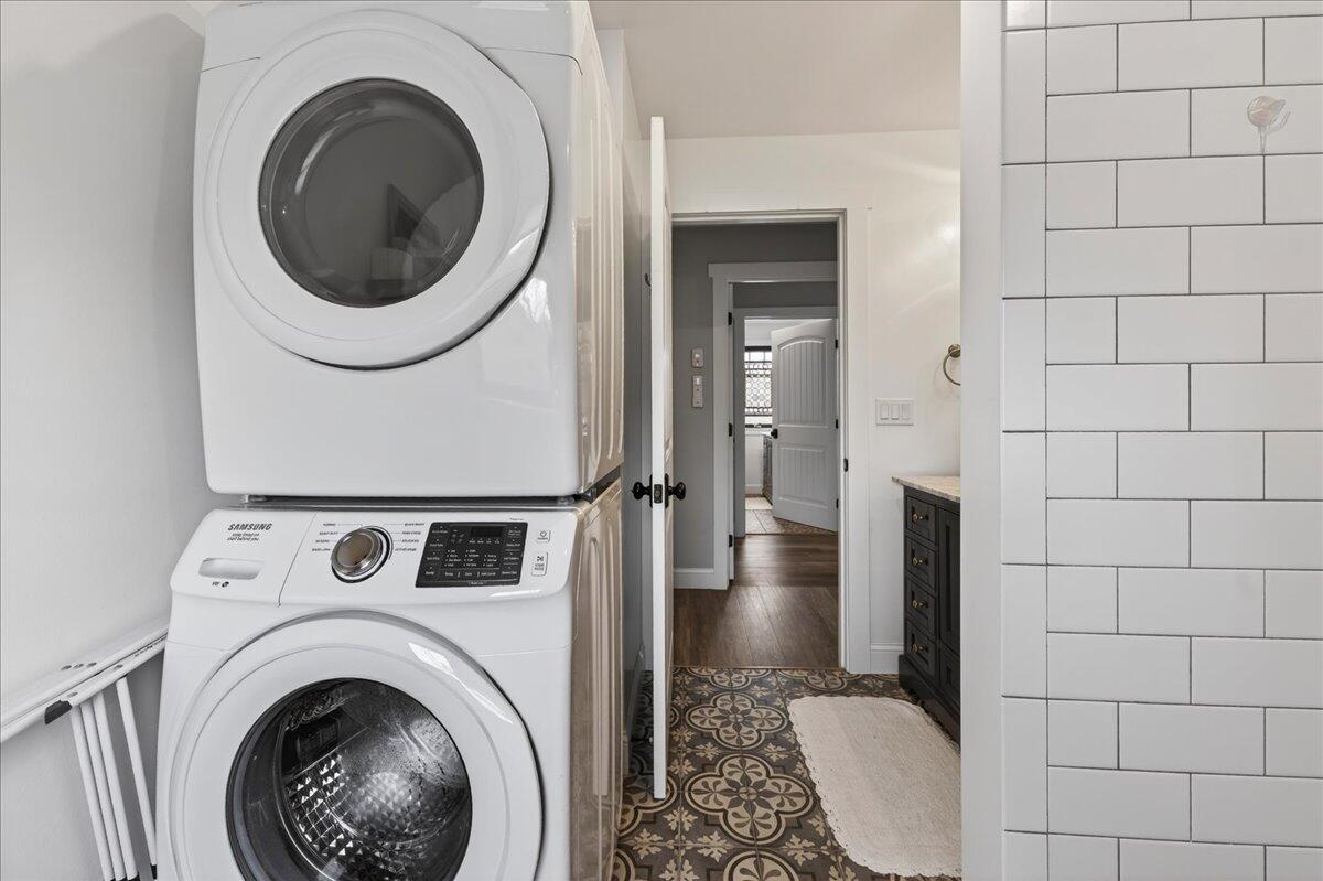 main property photo 90