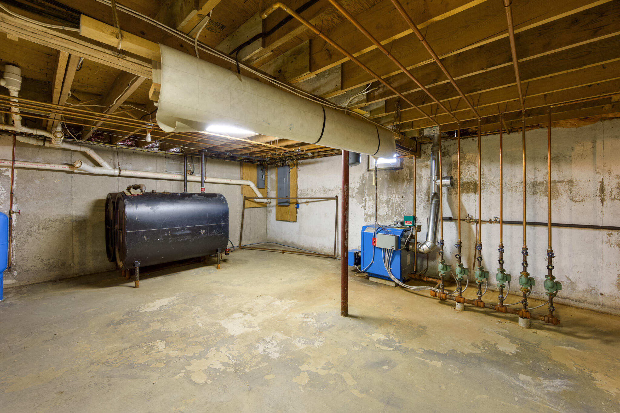 main property photo 40