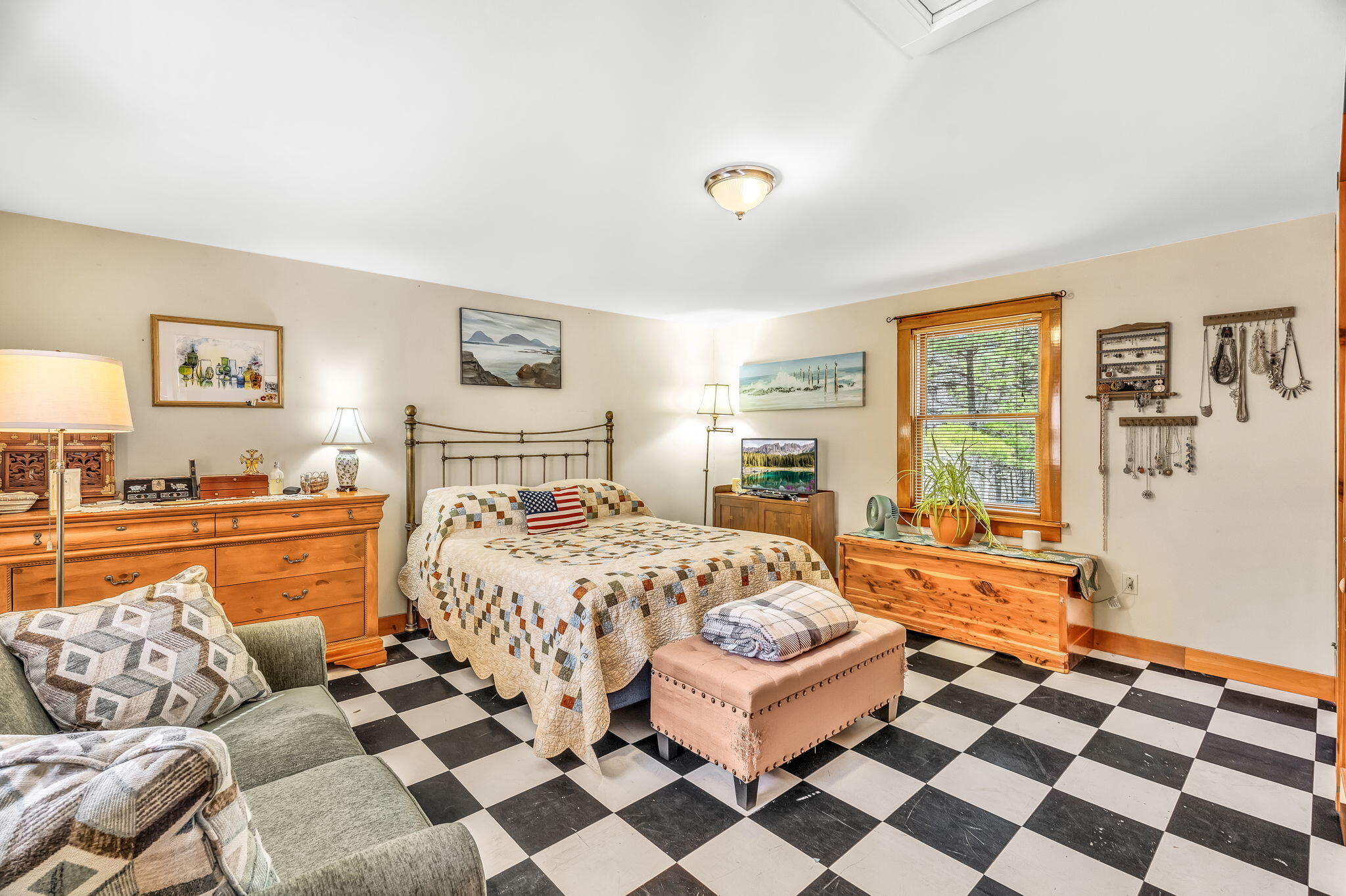 main property photo 23