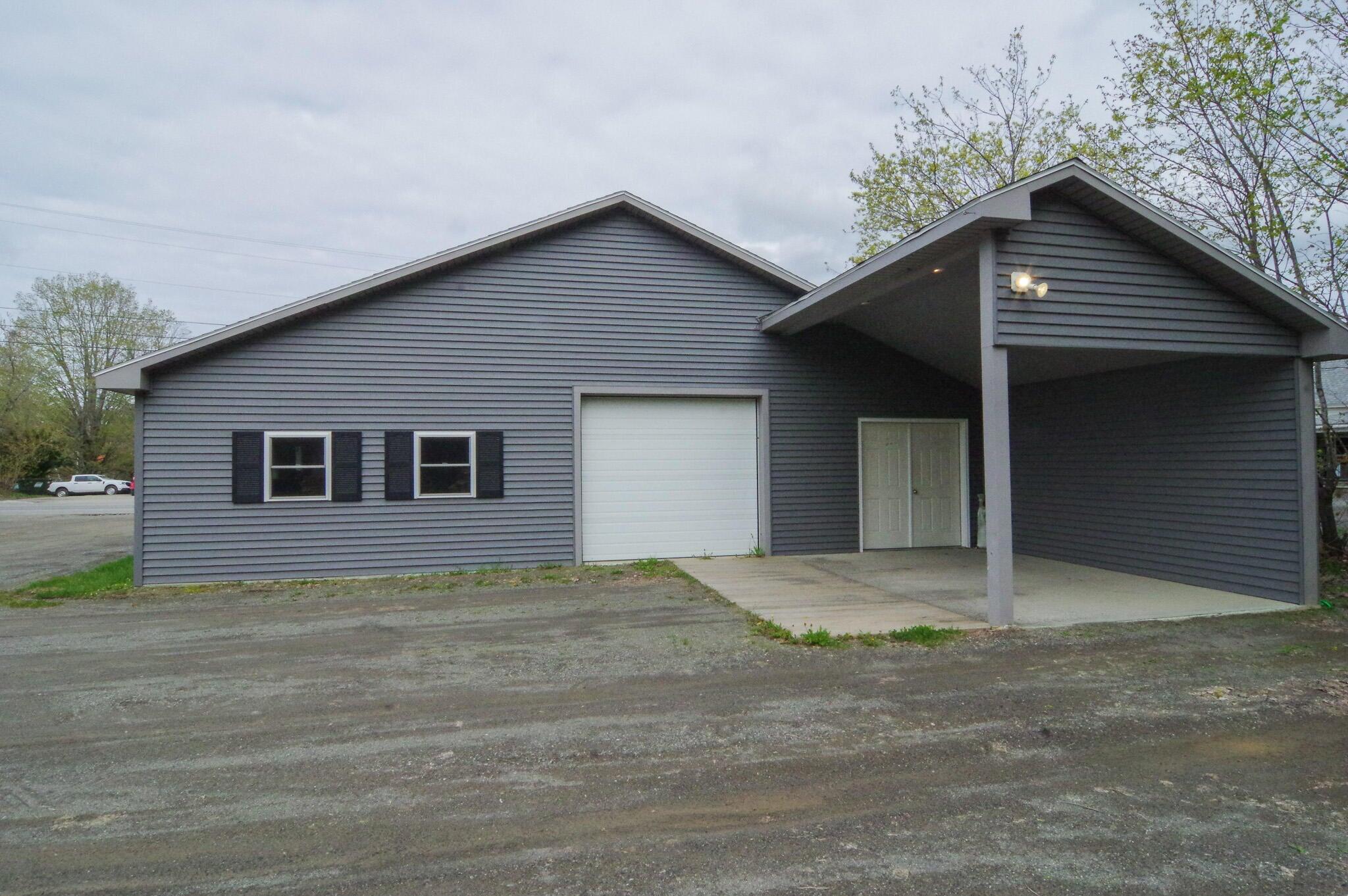 main property photo 18
