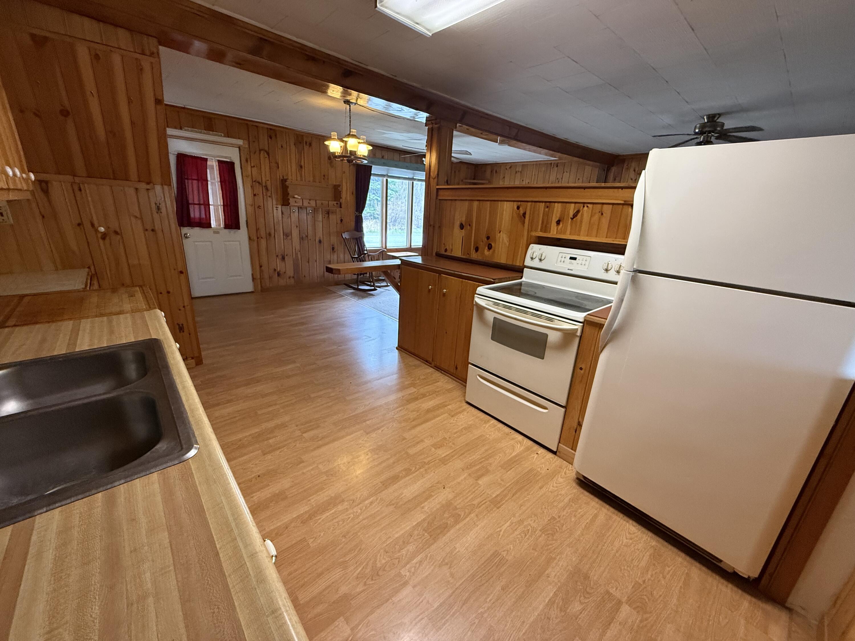 main property photo 25