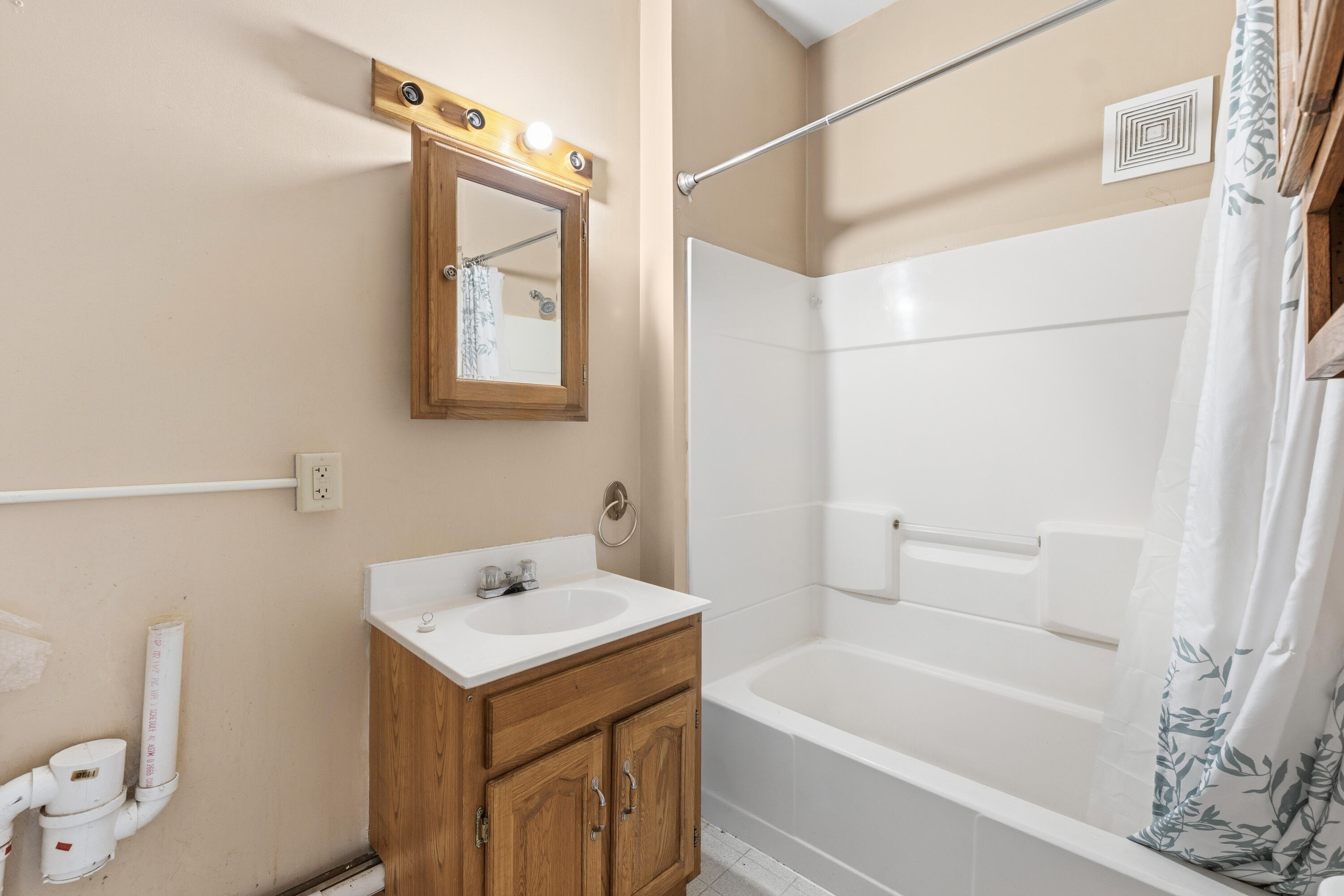 main property photo 65