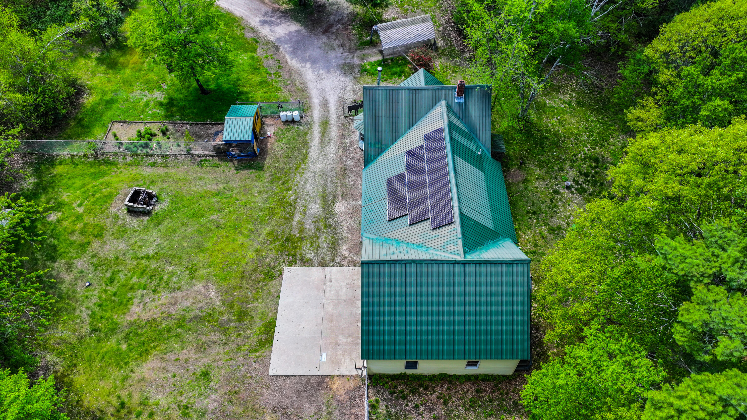 main property photo 34