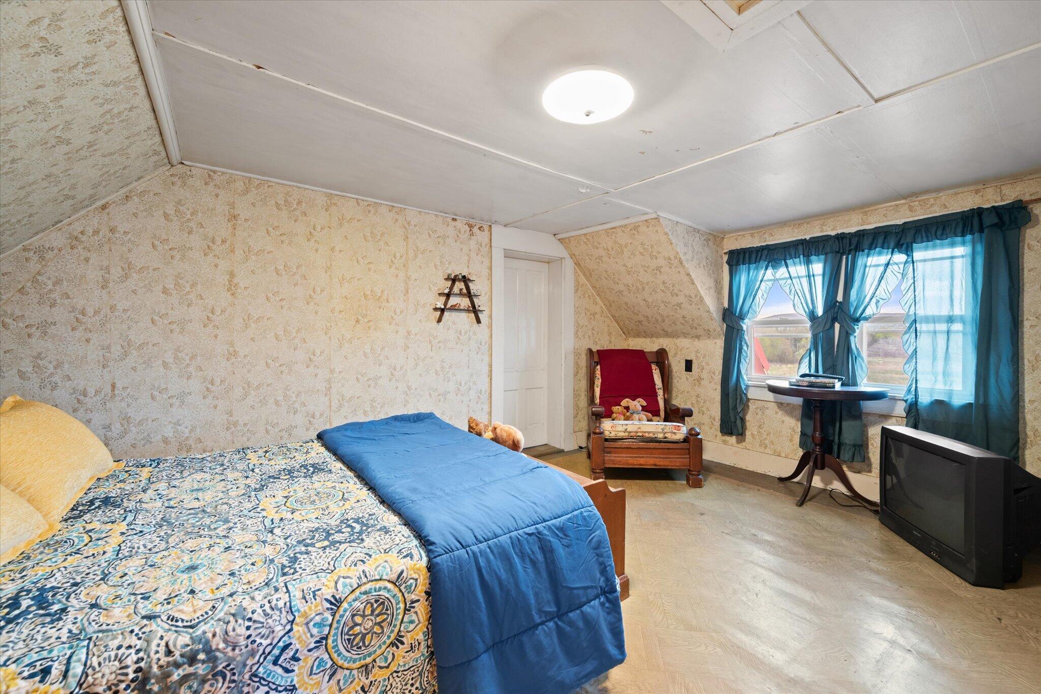 main property photo 30