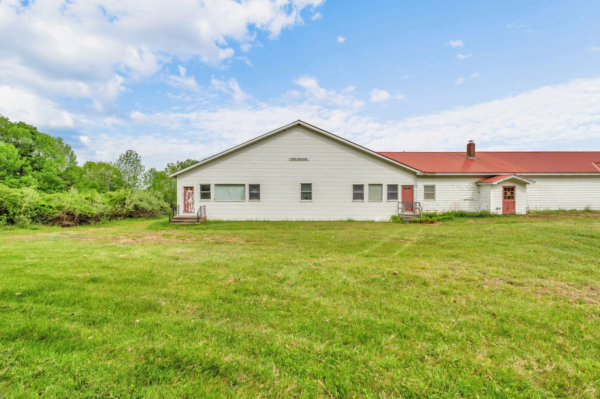 main property photo 40