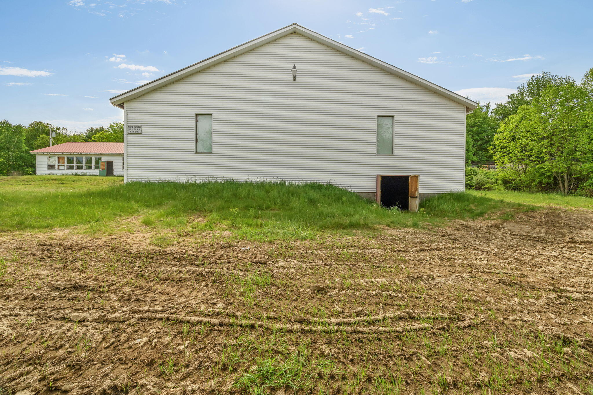 main property photo 47