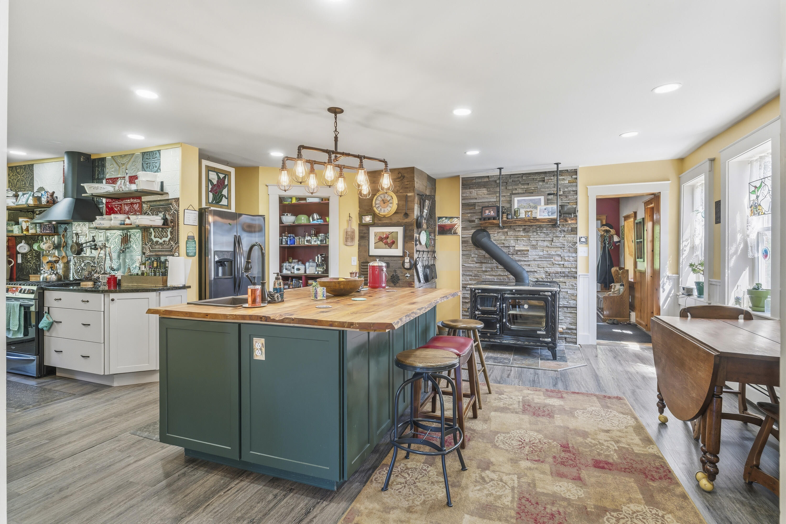 main property photo 12