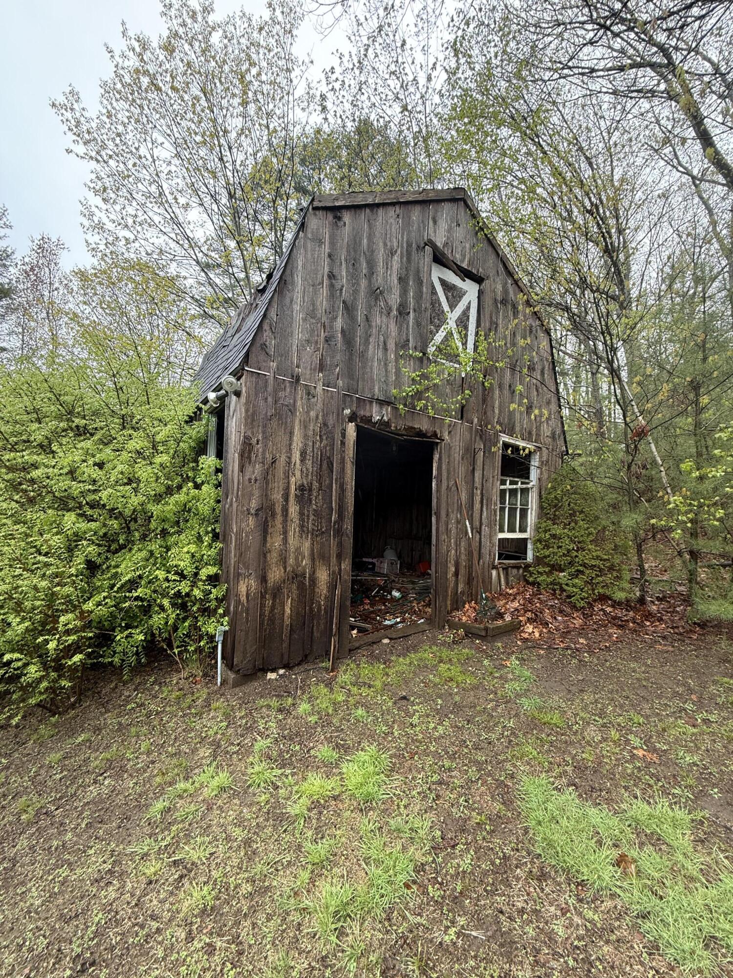 main property photo 40