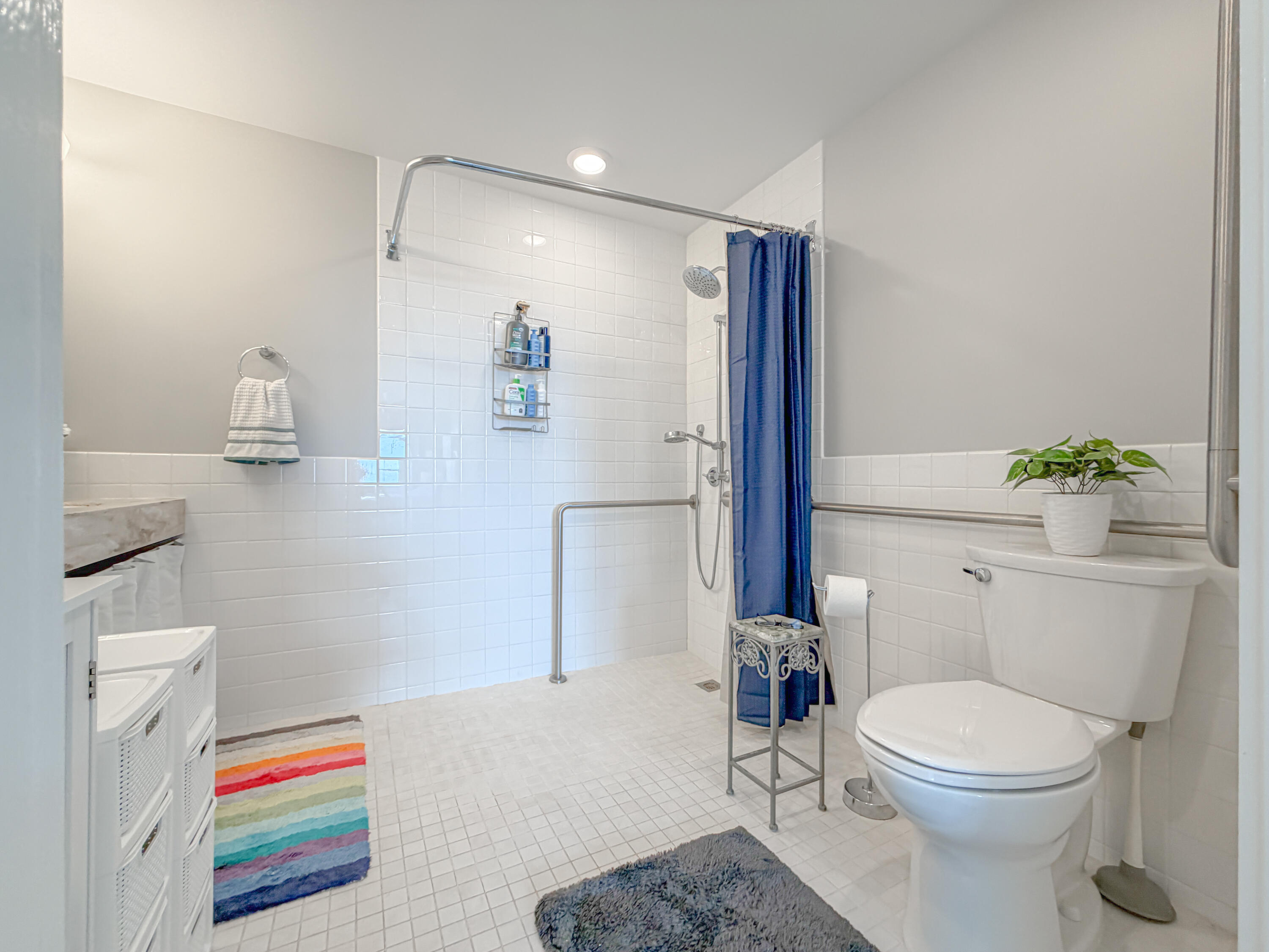main property photo 44