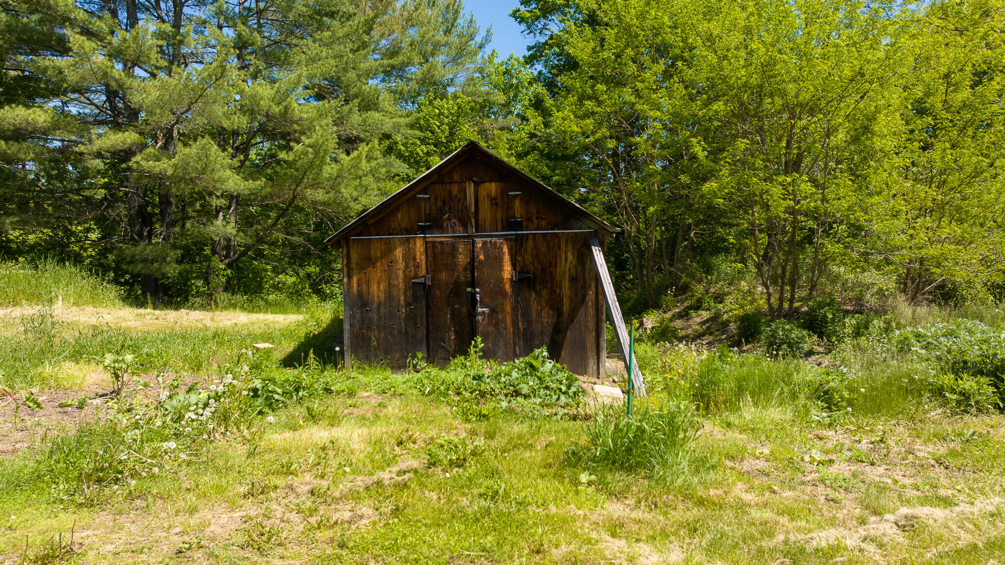 main property photo 11