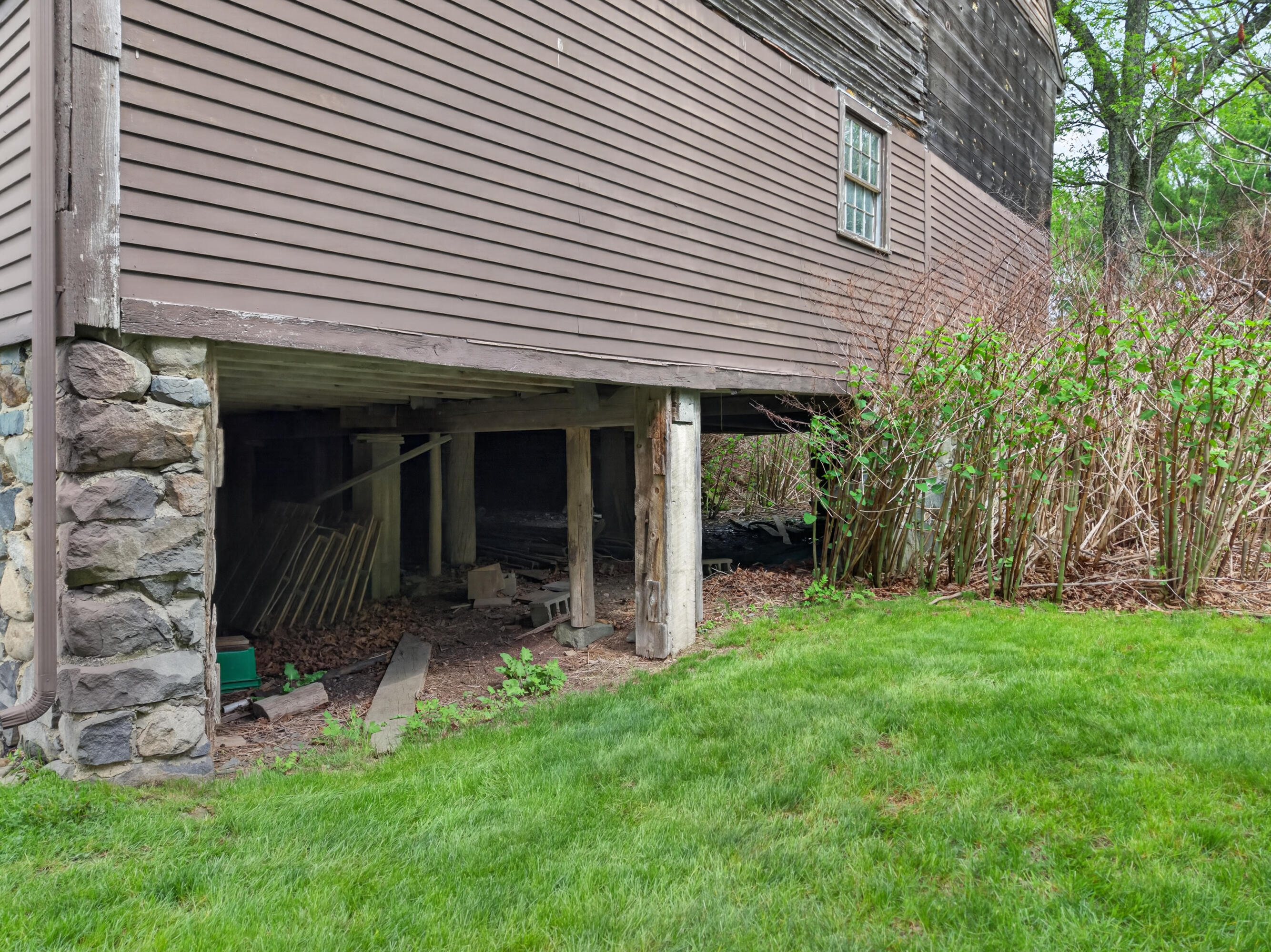 main property photo 16