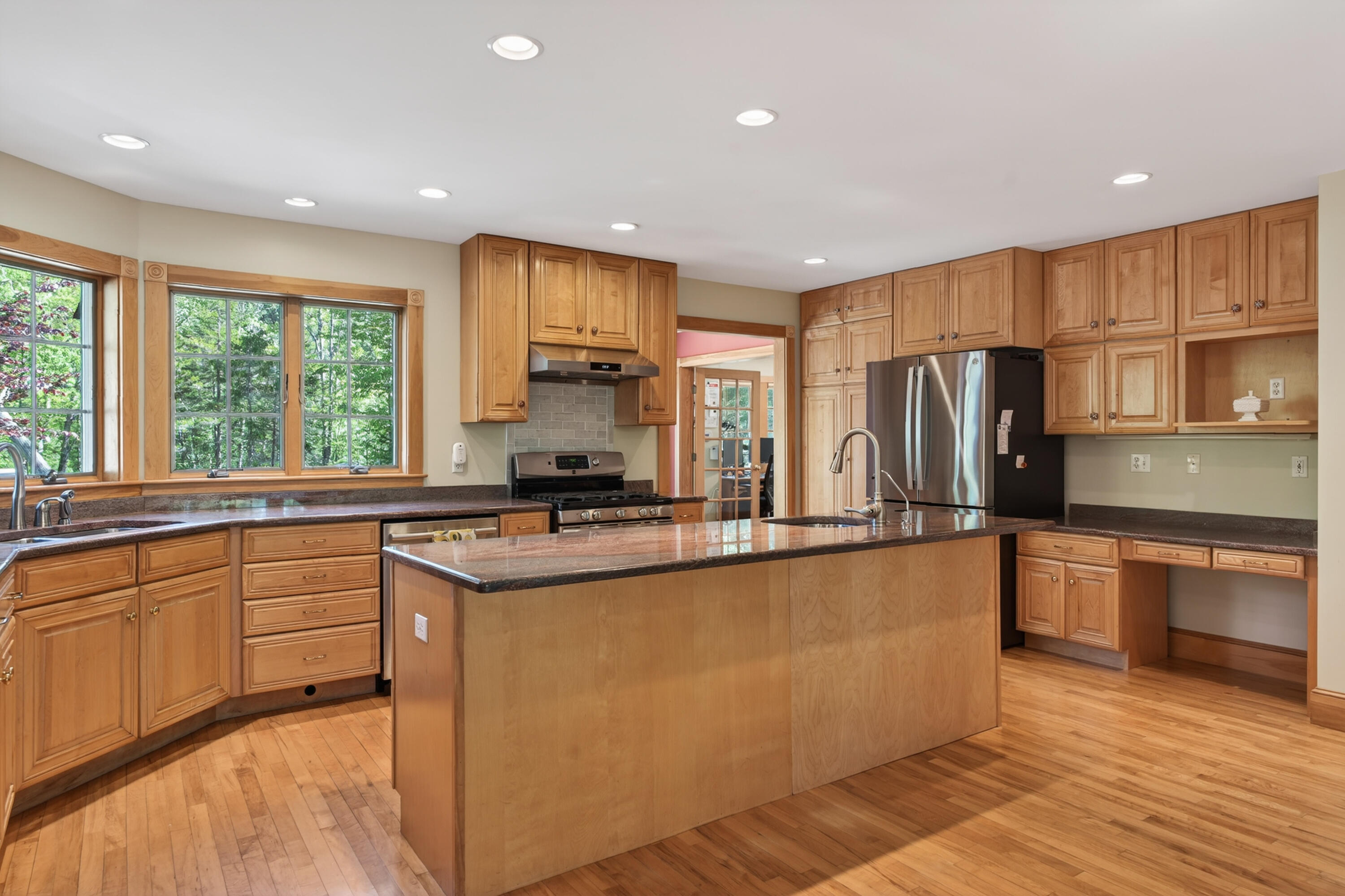 main property photo 18