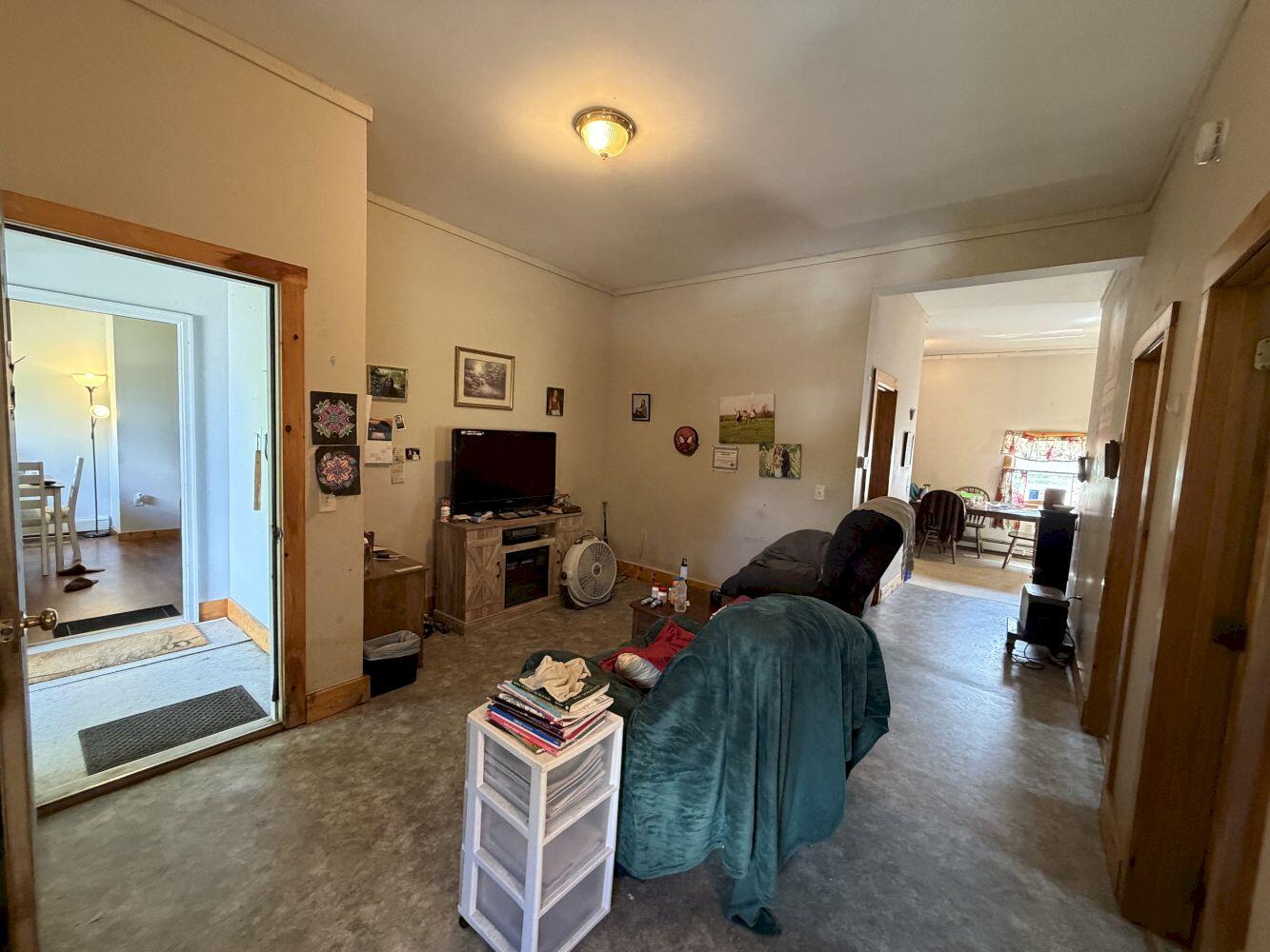 main property photo 31