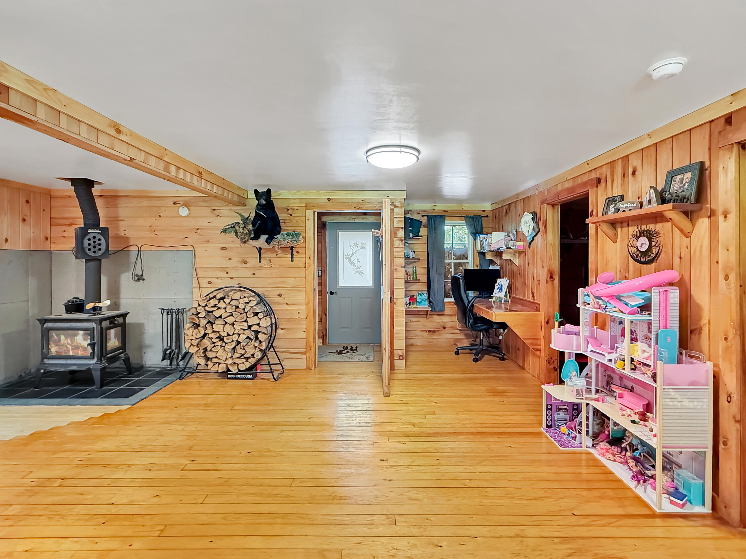 main property photo 13