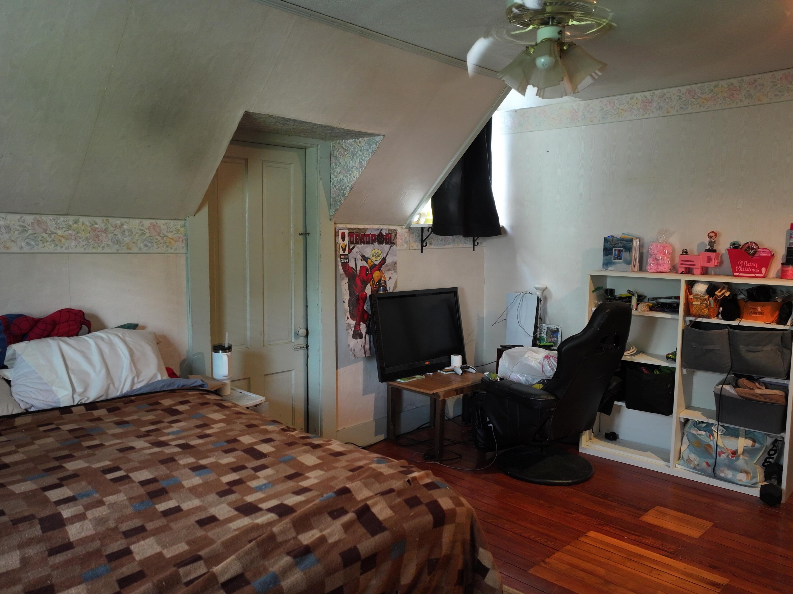 main property photo 36