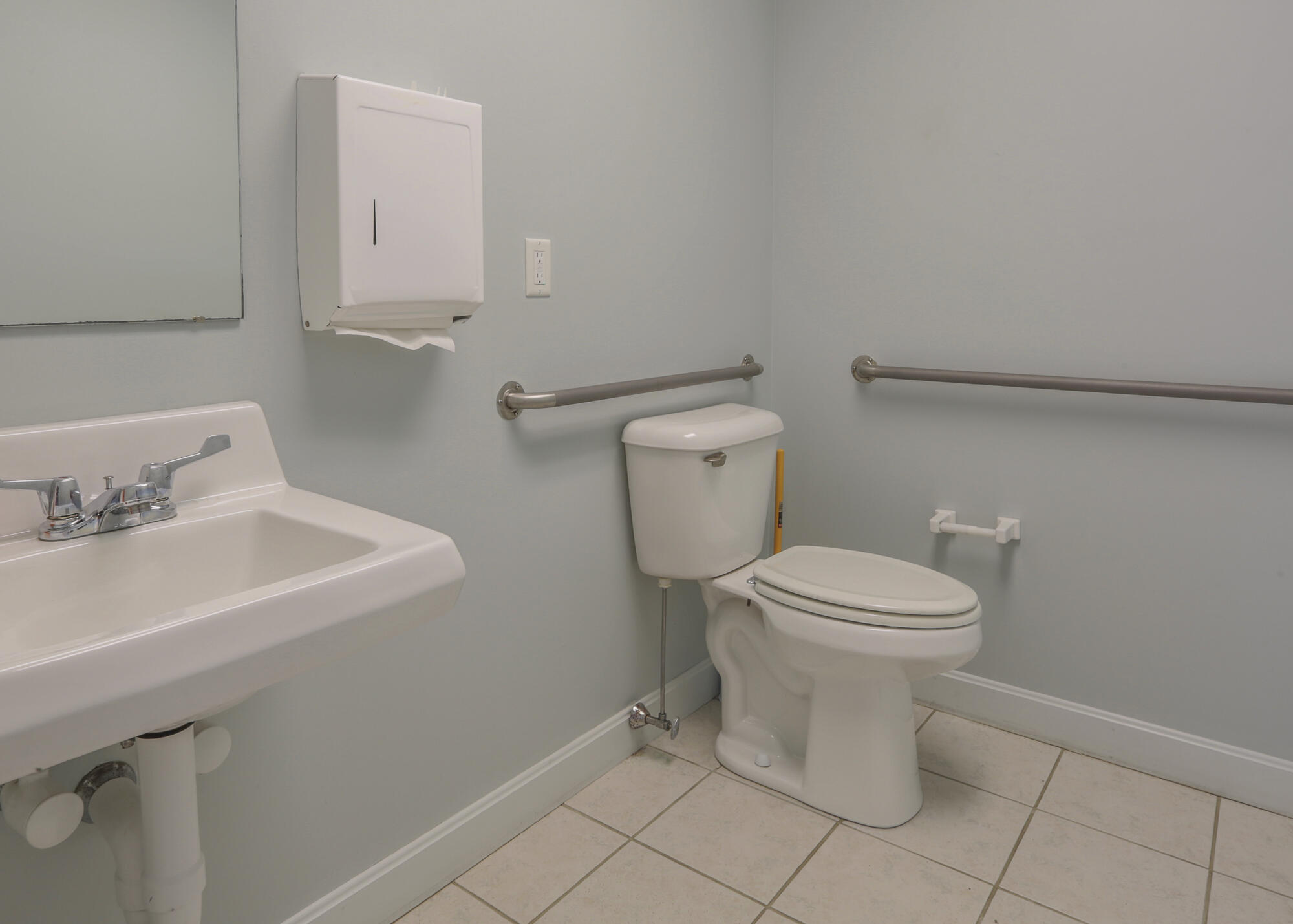 main property photo 28